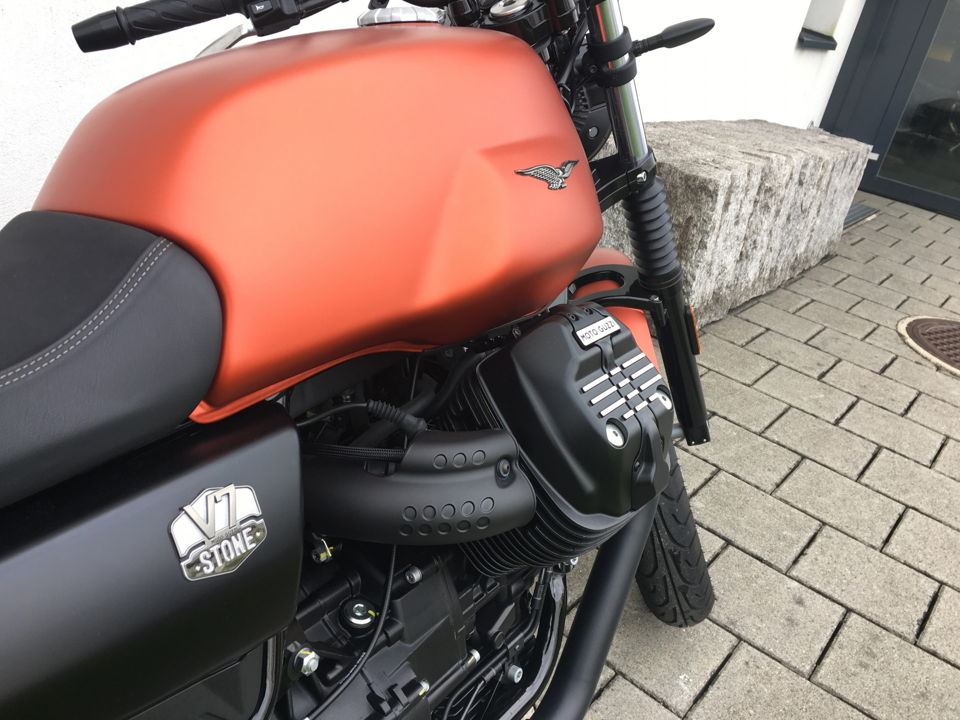 MOTO GUZZI V7 850 Stone-image-4