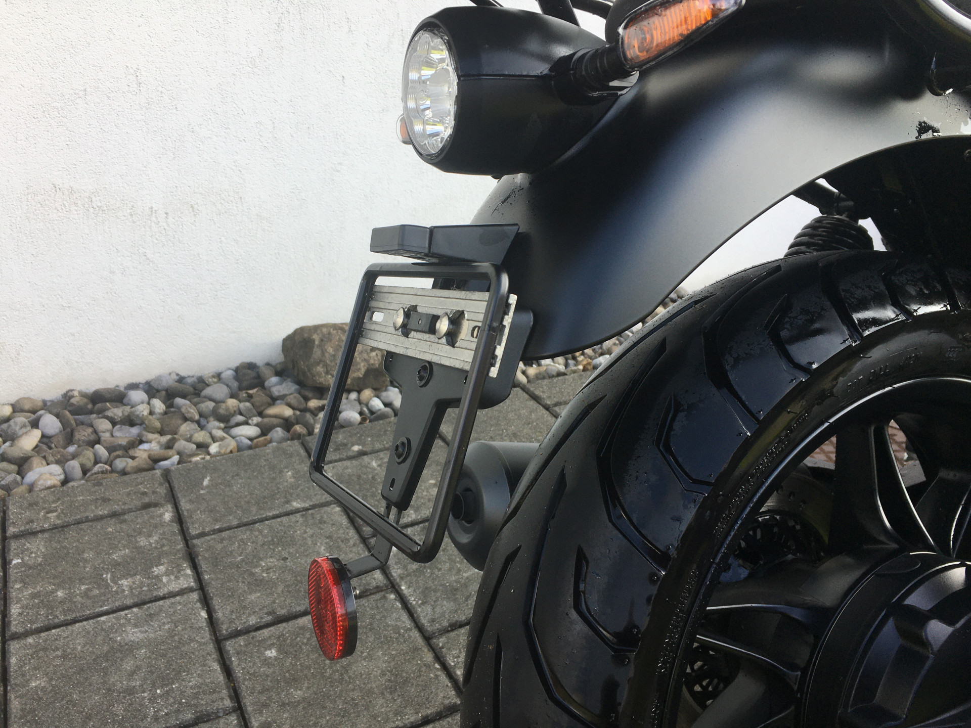 MOTO GUZZI V7 850 Stone-image-3