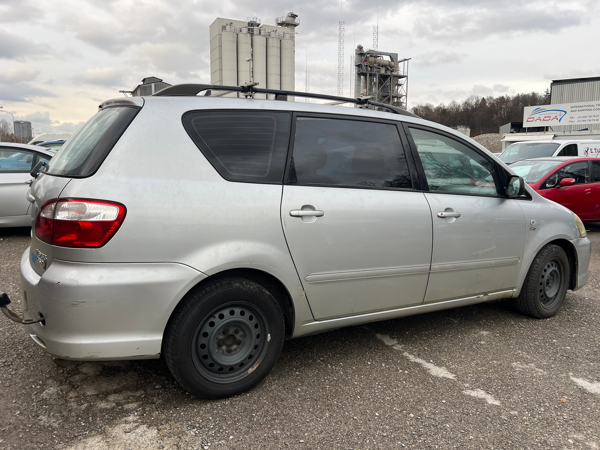 TOYOTA Avensis Verso 2.0 D-4D Linea Terra-image-6