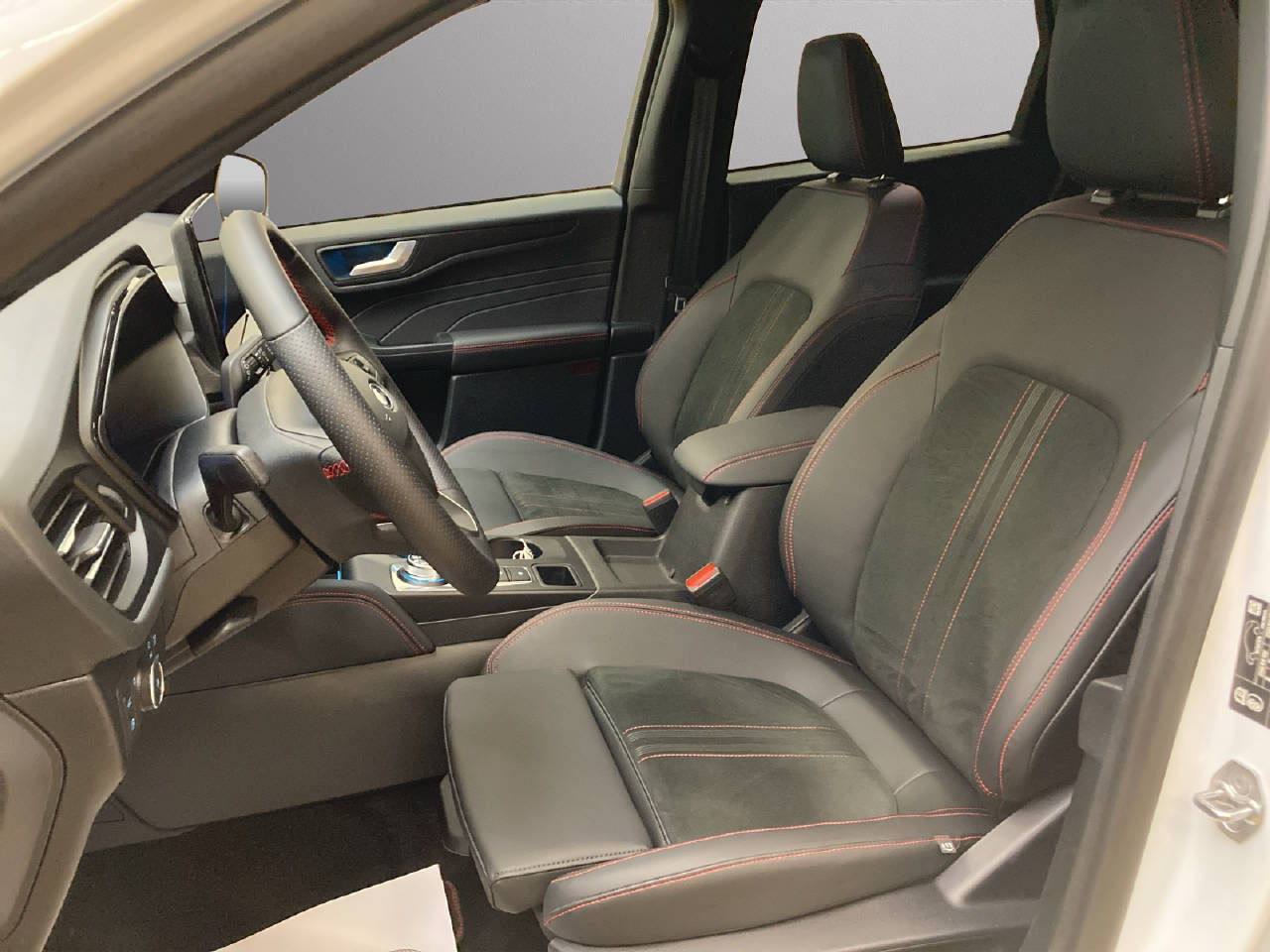 FORD Kuga 2.5 PHEV 242 PS ST-Line X-image-4