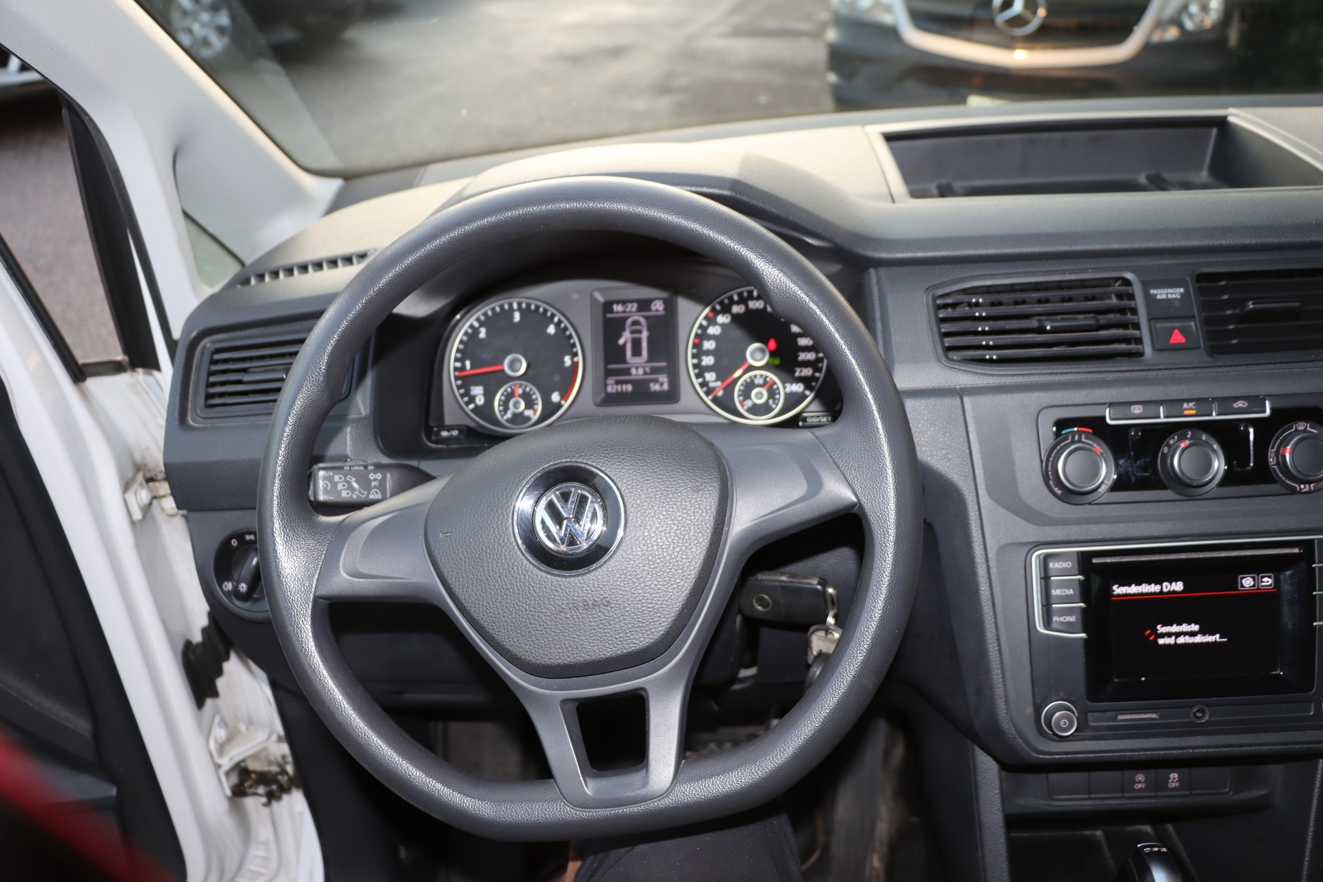 VW Caddy 2.0TDI 4Motion BlueMotion Technology DSG-image-13
