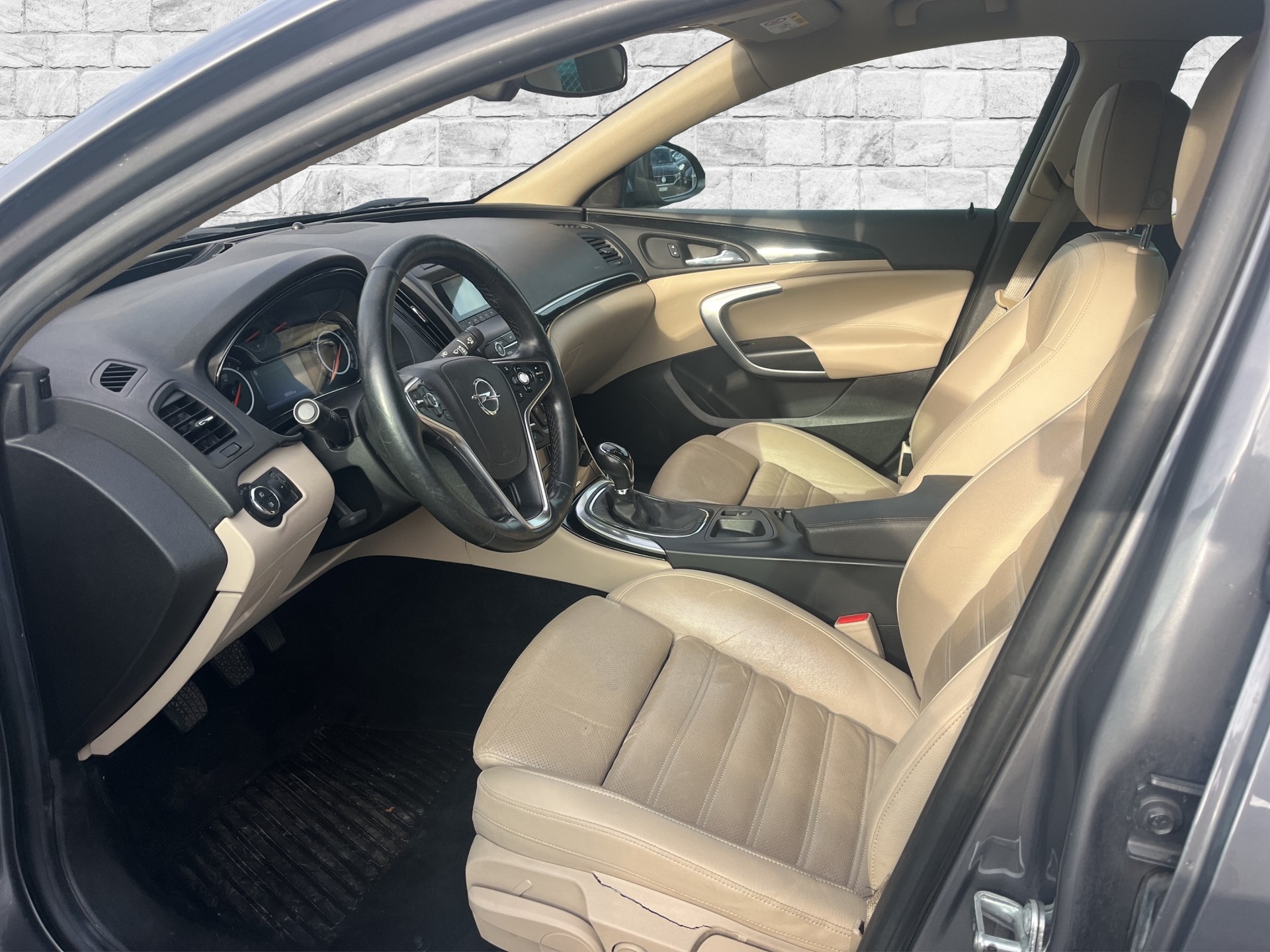 OPEL Insignia 1.6 Turbo Edition-image-10