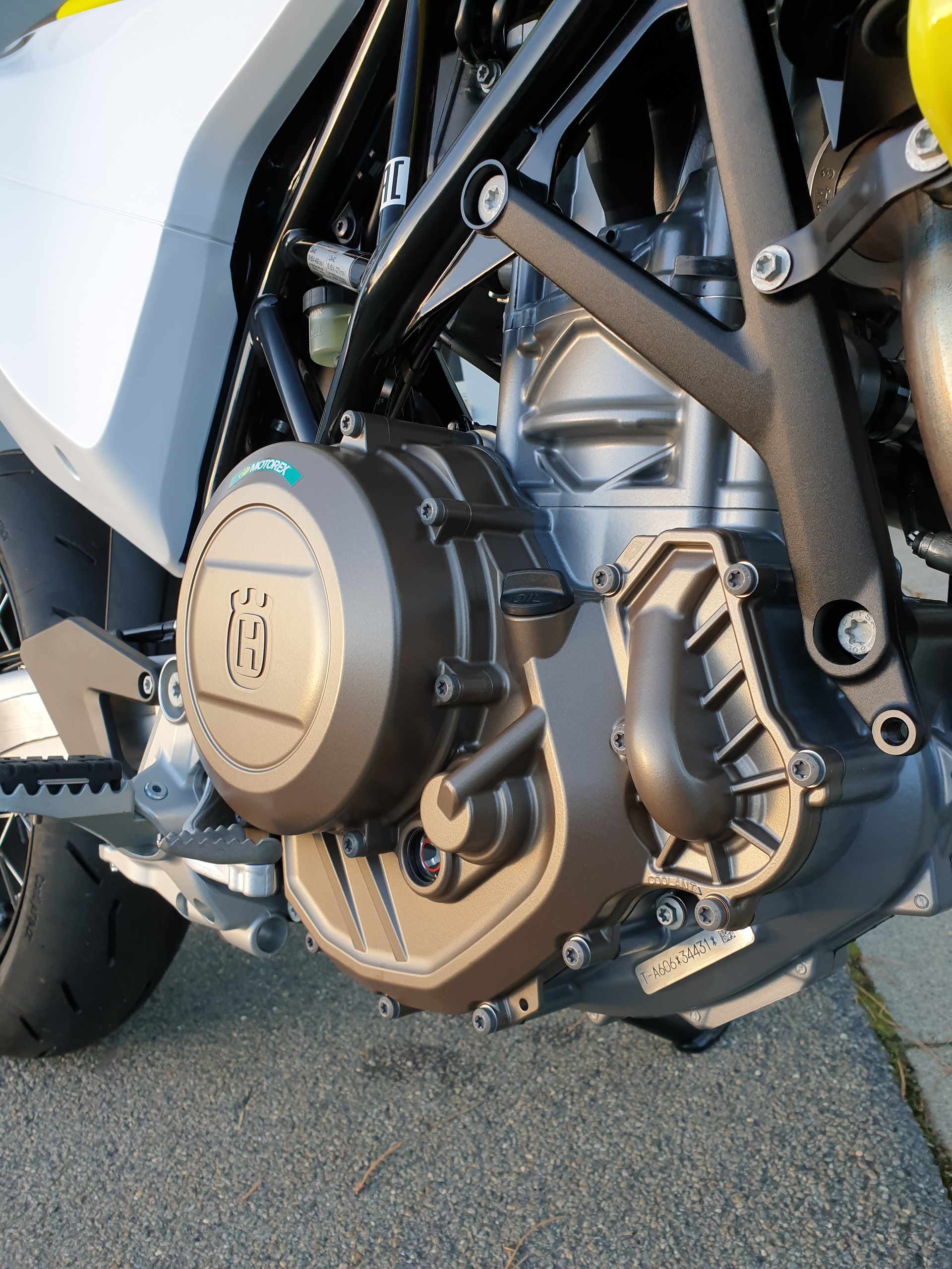 HUSQVARNA 701 Supermoto-image-4