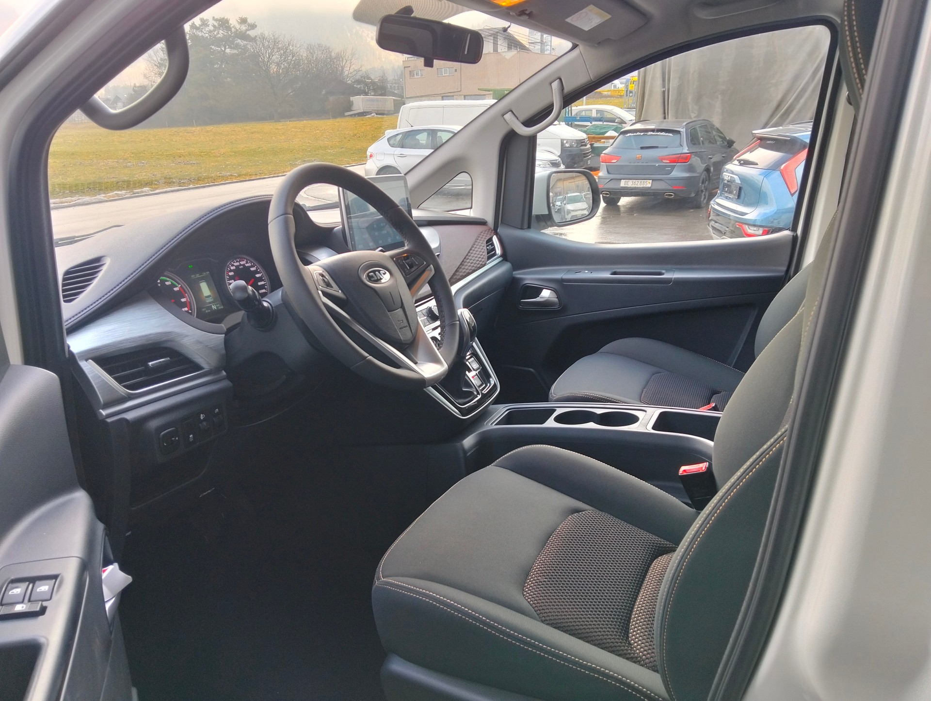 JAC M3ev-image-1