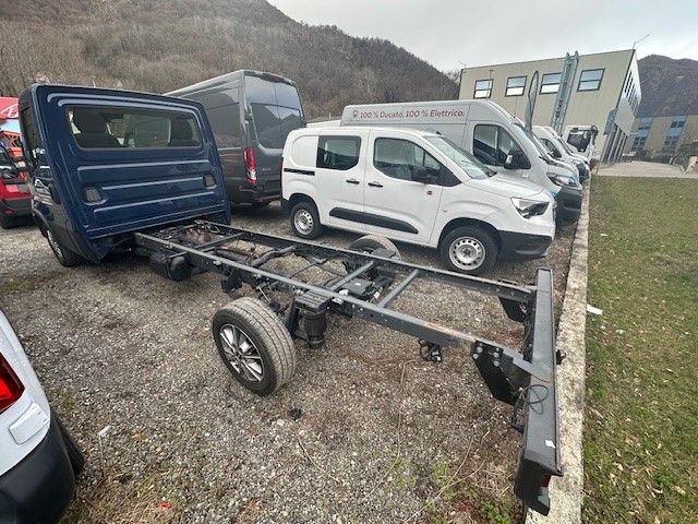 IVECO 35 S 180PS-showroom-element-1