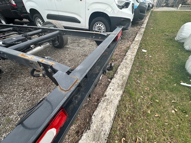IVECO 35 S 180PS-showroom-element-2