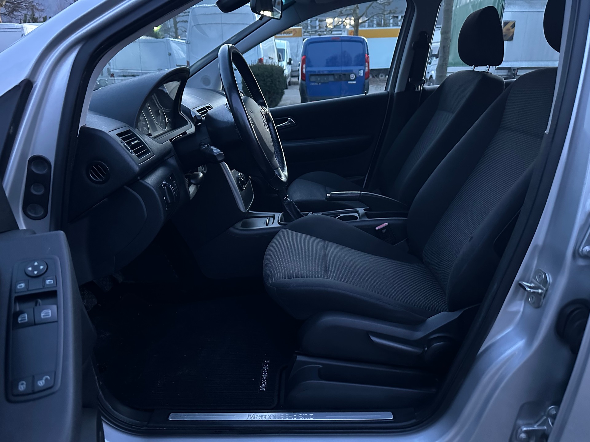 MERCEDES-BENZ A 150 Classic-image-8