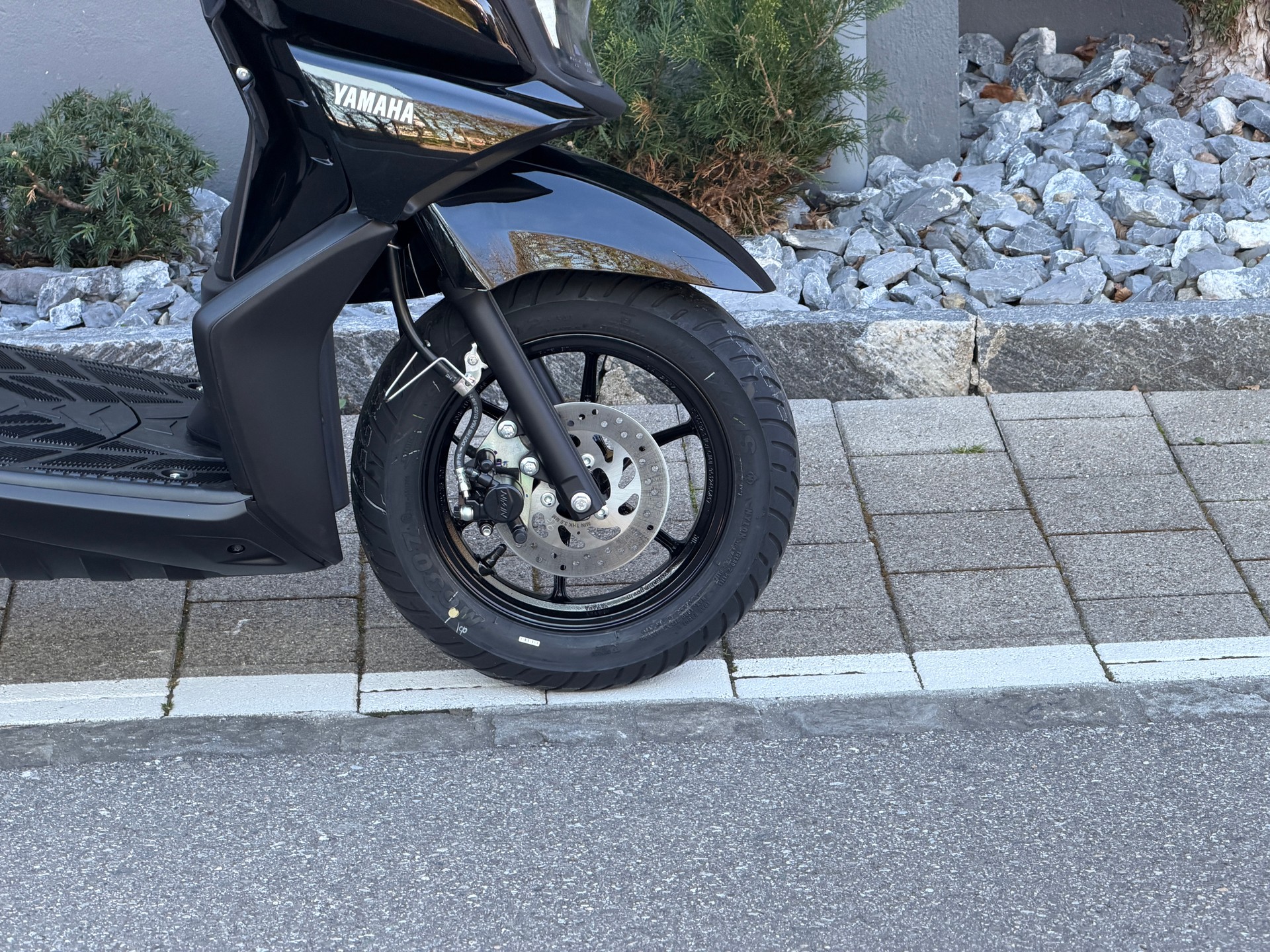 YAMAHA RayZR-image-13