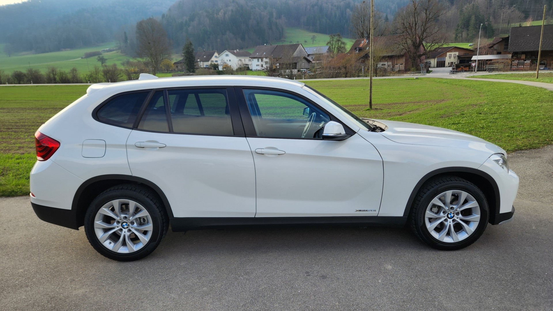 BMW X1 xDrive 20i Steptronic-image-2