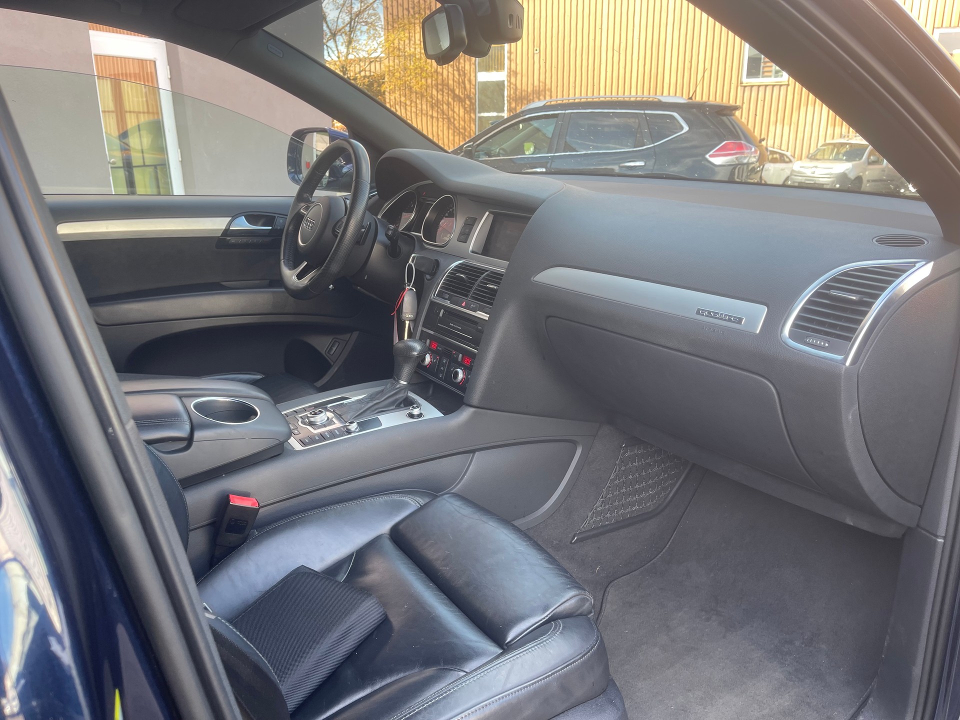 AUDI Q7 3.0 TDI quattro tiptronic S Line 7 Plätze B5b-image-8