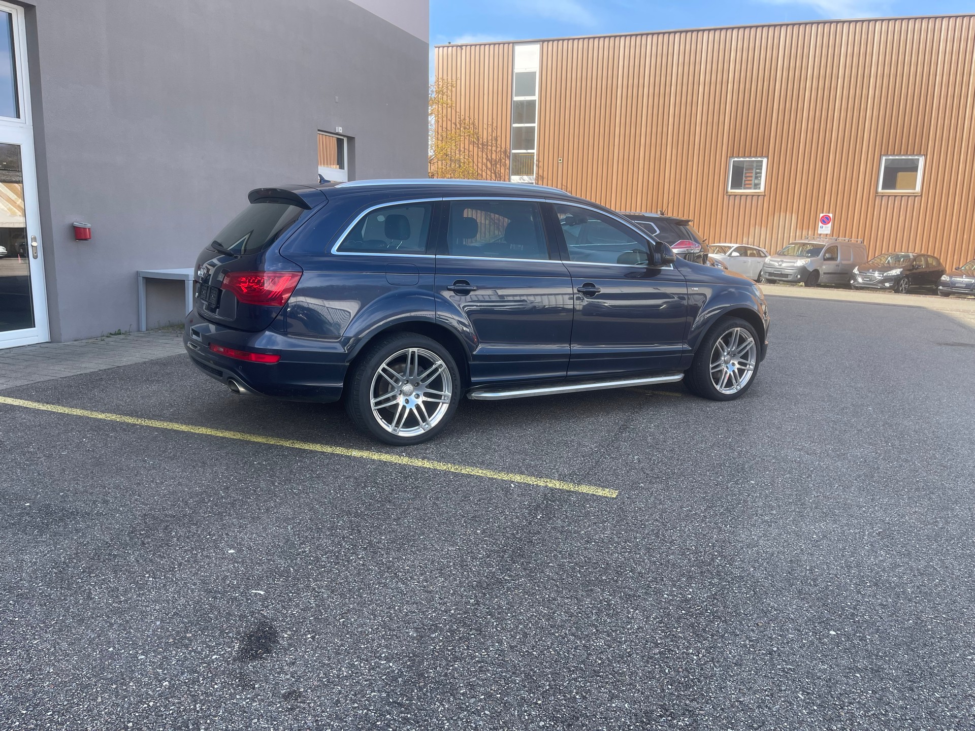 AUDI Q7 3.0 TDI quattro tiptronic S Line 7 Plätze B5b-image-6
