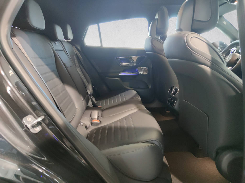 MERCEDES-BENZ GLC 220 d AMG Line 4Matic Coupé-image-12