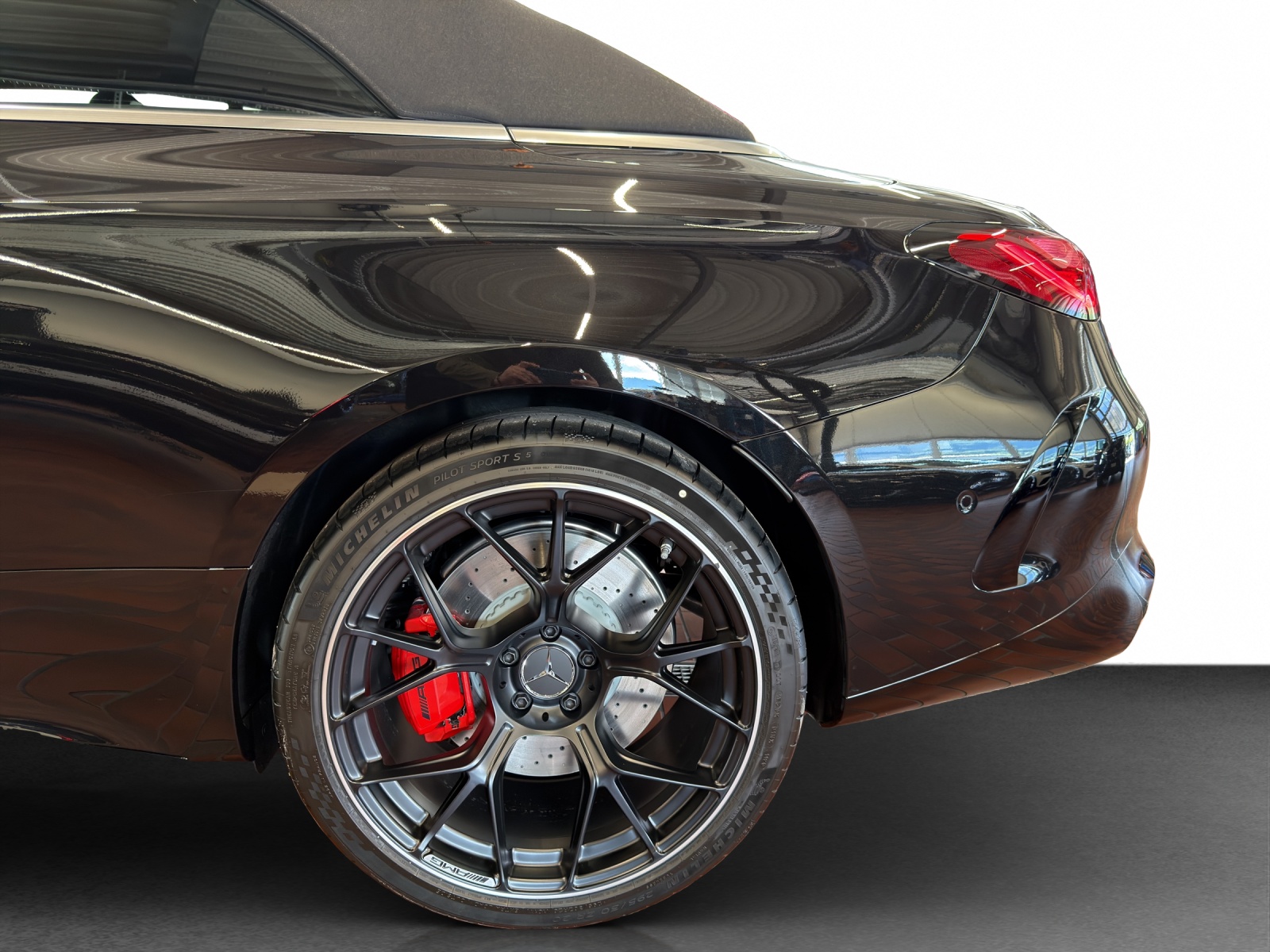 MERCEDES-BENZ CLE AMG 53 Cabrio 4Matic+-image-19