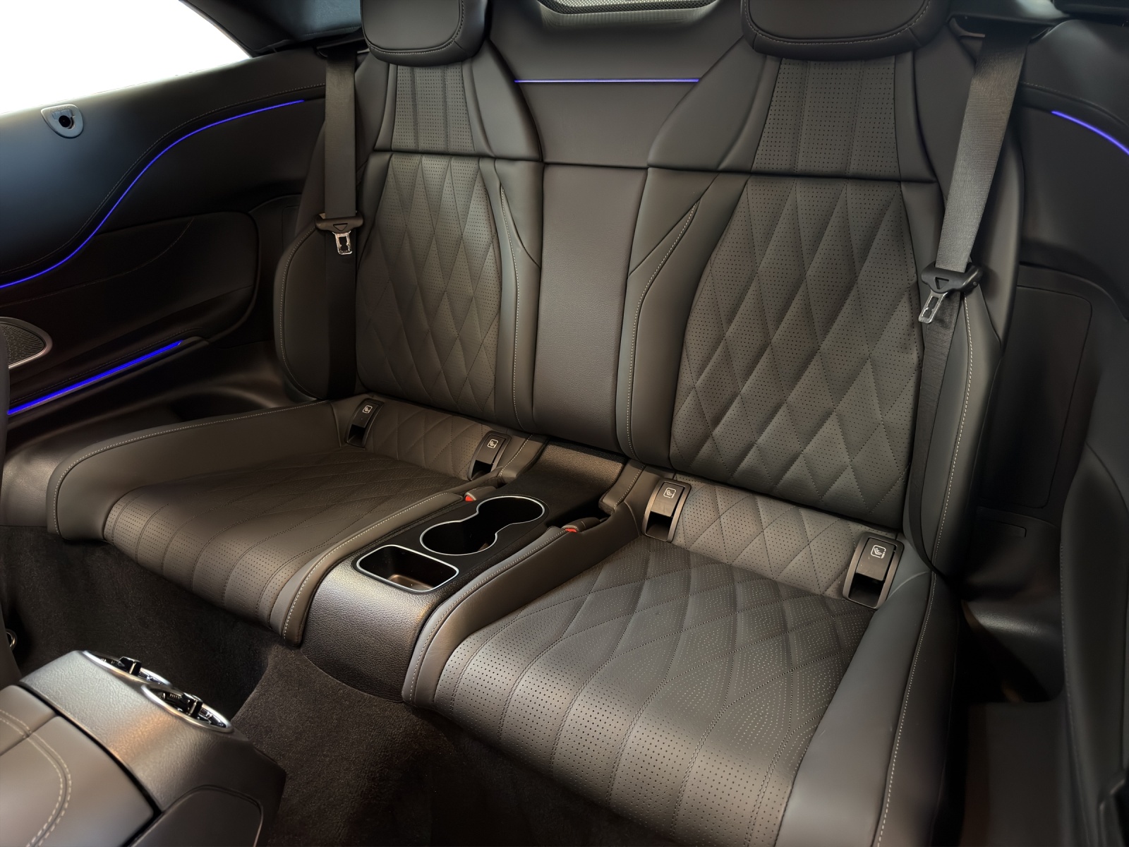 MERCEDES-BENZ CLE AMG 53 Cabrio 4Matic+-image-12