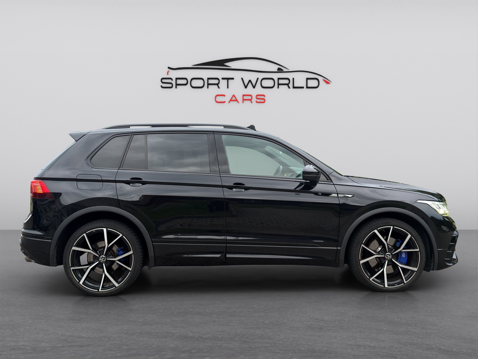 VW Tiguan 2.0TSI R 4Motion DSG-image-13