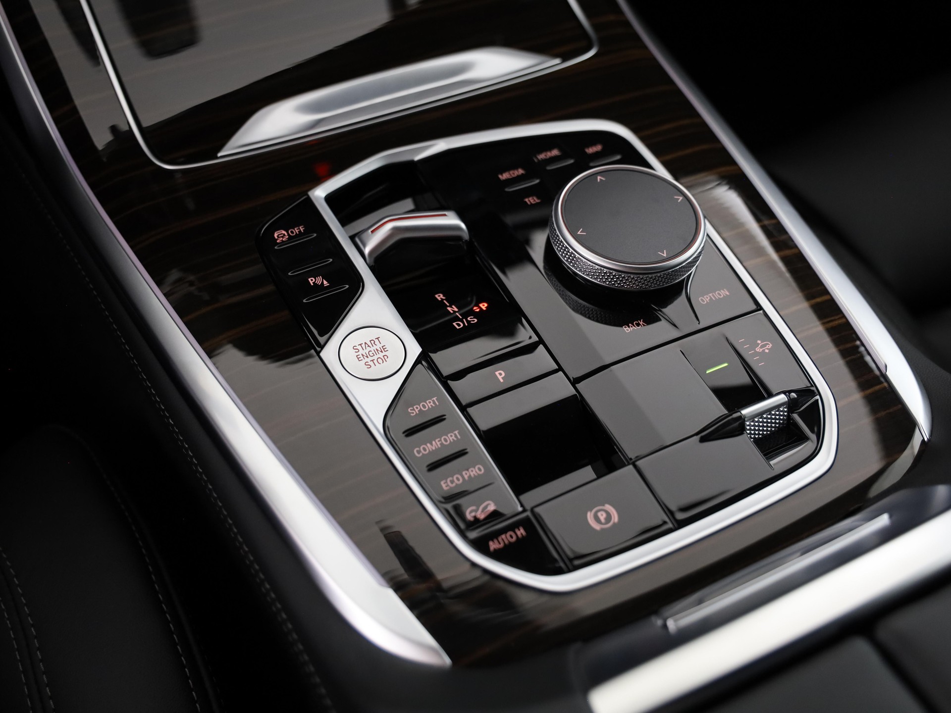 BMW X7 40i xDrive-image-11