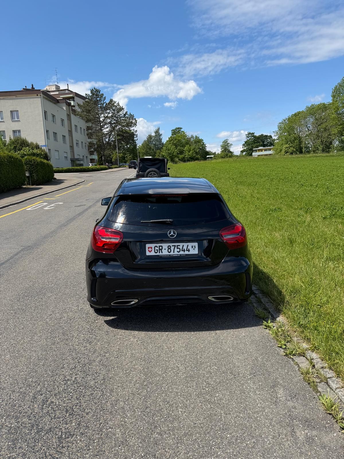 MERCEDES-BENZ A 200 AMG Line-image-1