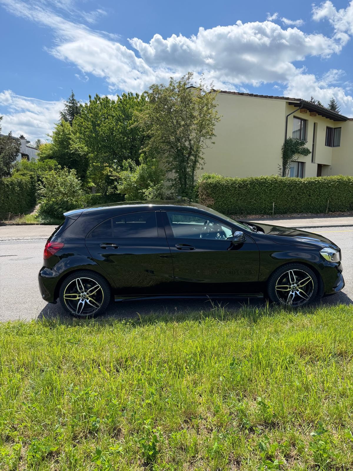MERCEDES-BENZ A 200 AMG Line-image-2