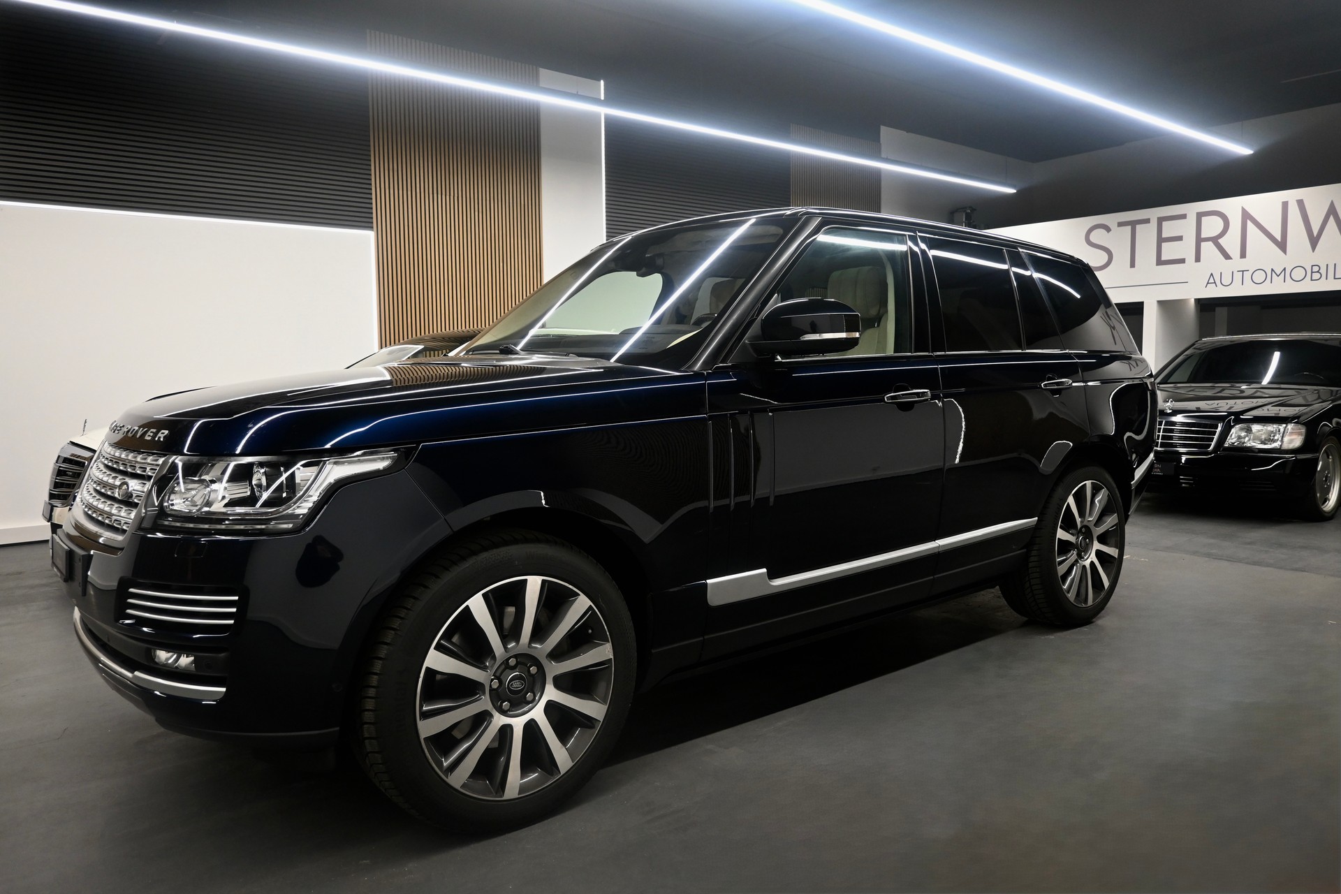 LAND ROVER Range Rover 5.0 V8 SC Autobiography Automatic-showroom-element-3