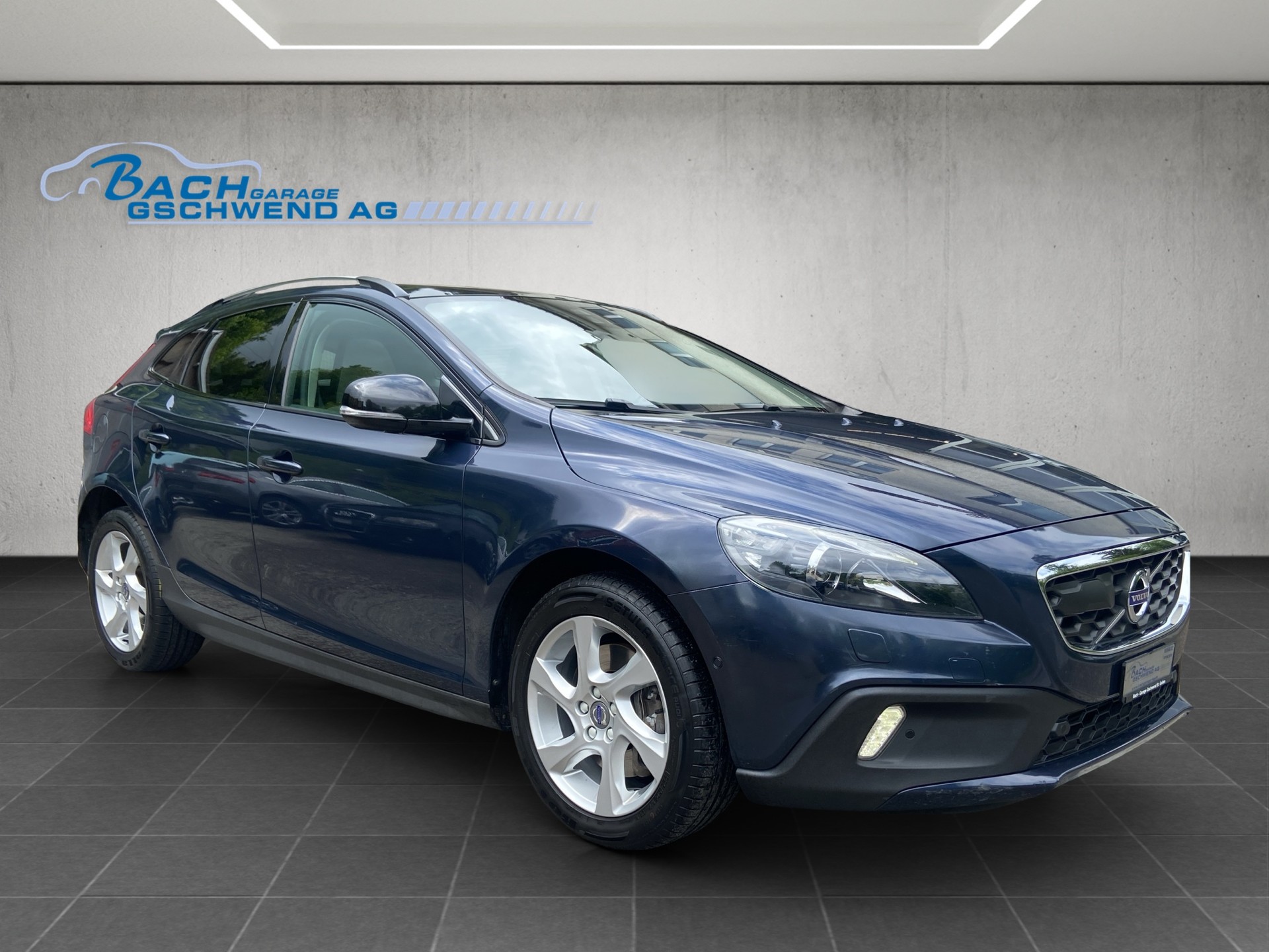 VOLVO V40 Cross Country T4 2.0 AWD Summum Geartronic-showroom-element-1