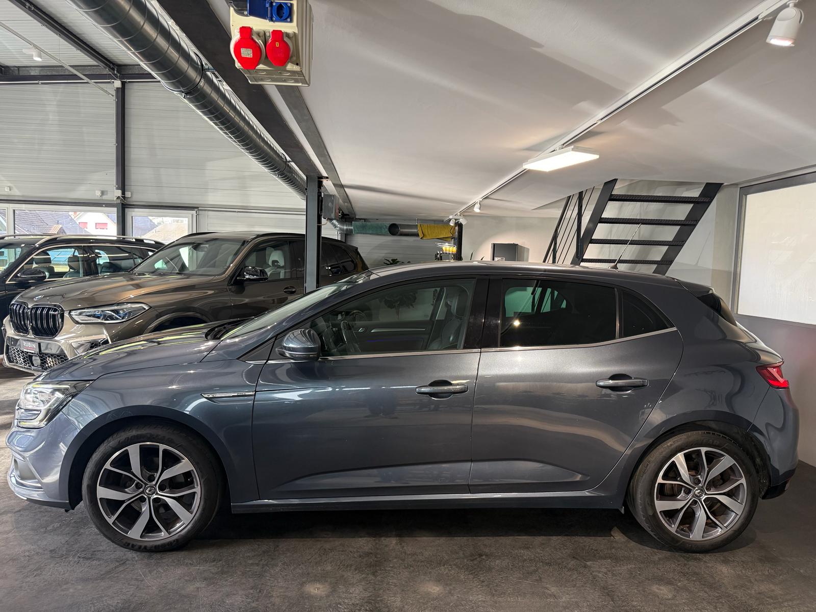 RENAULT Mégane 1.2 16V Turbo Bose EDC-showroom-element-1