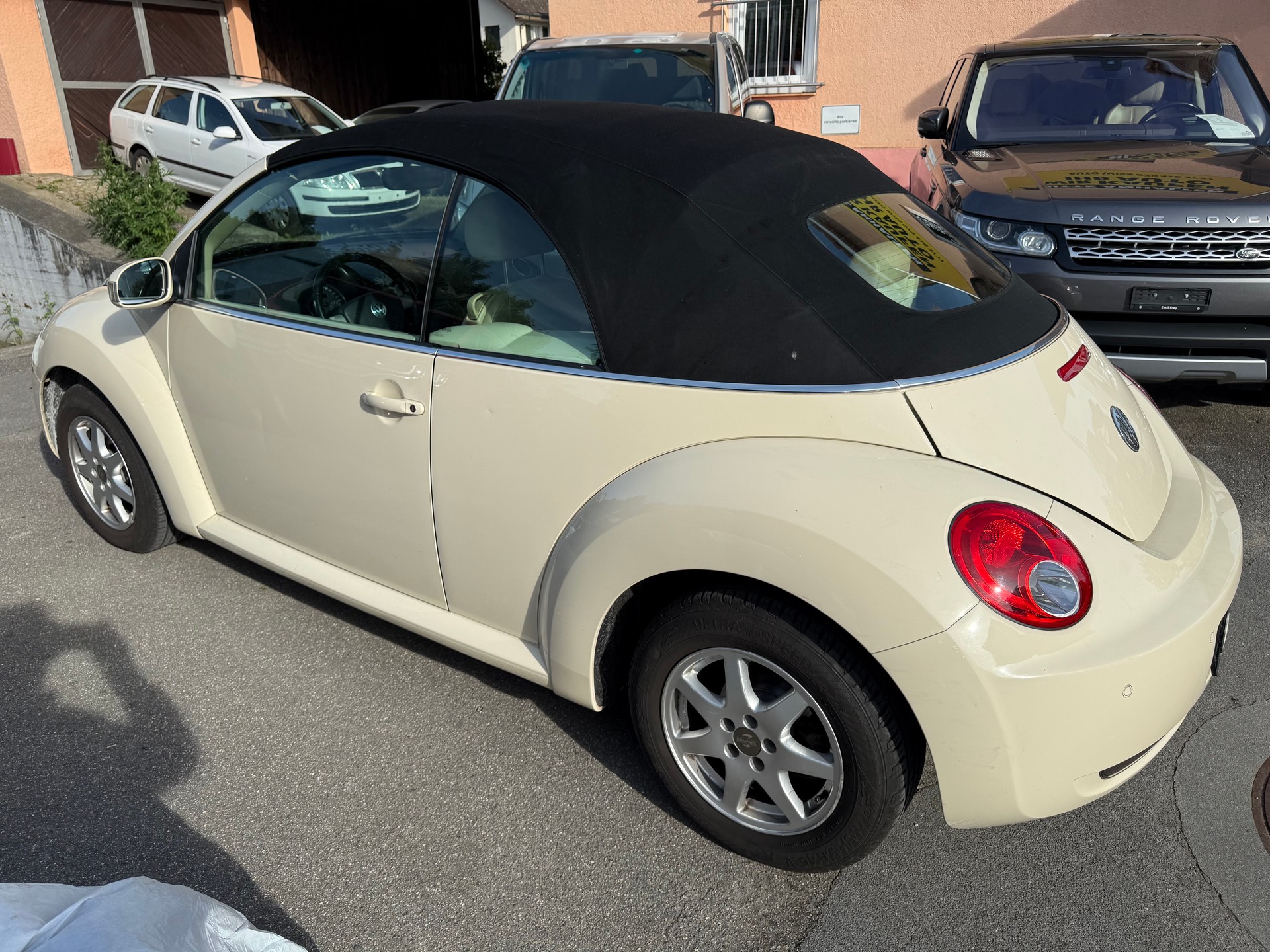 VW Beetle Cabrio 1.6-image-6