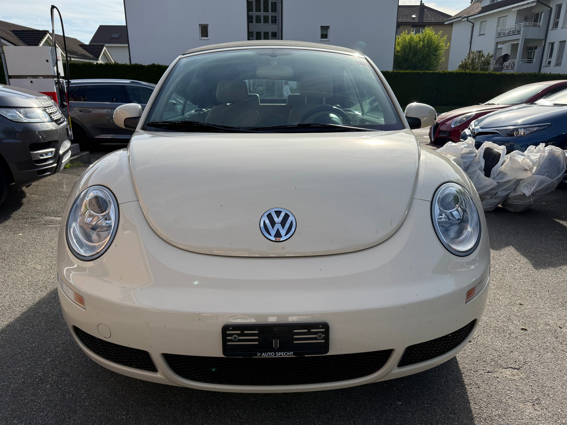 VW Beetle Cabrio 1.6-image-1