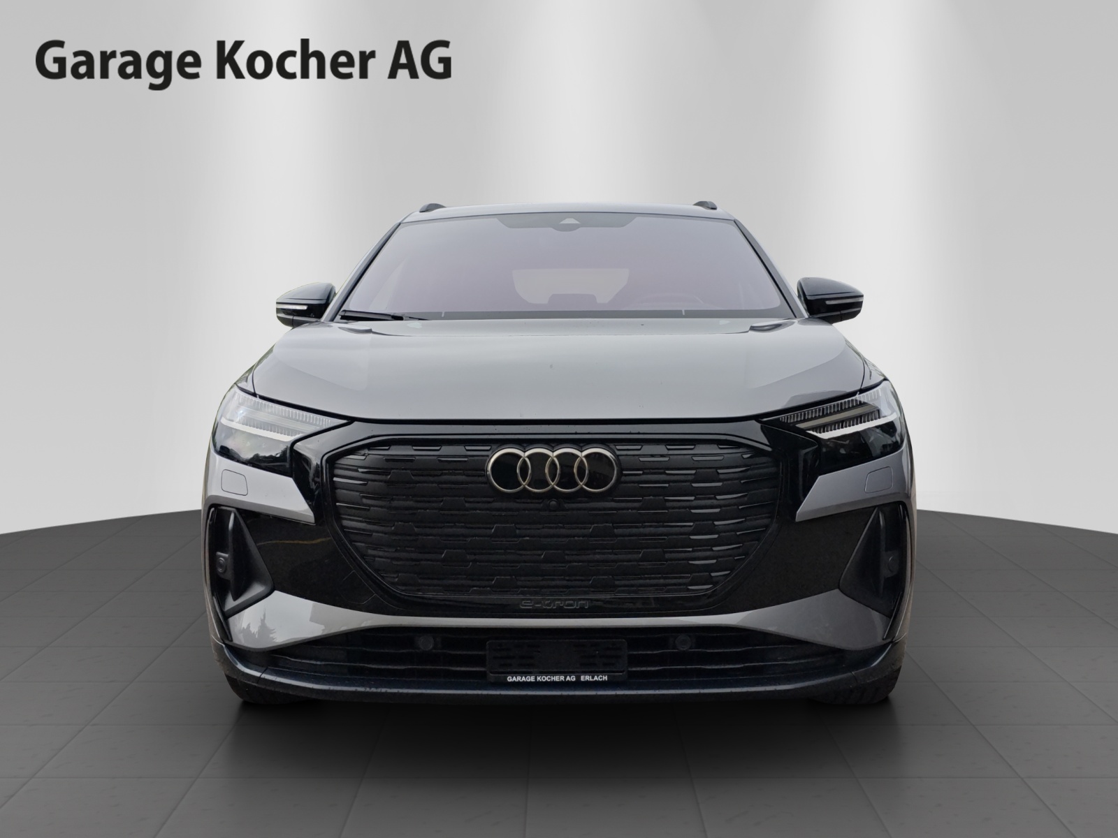 AUDI Q4 e-tron 50 quattro-showroom-element-1