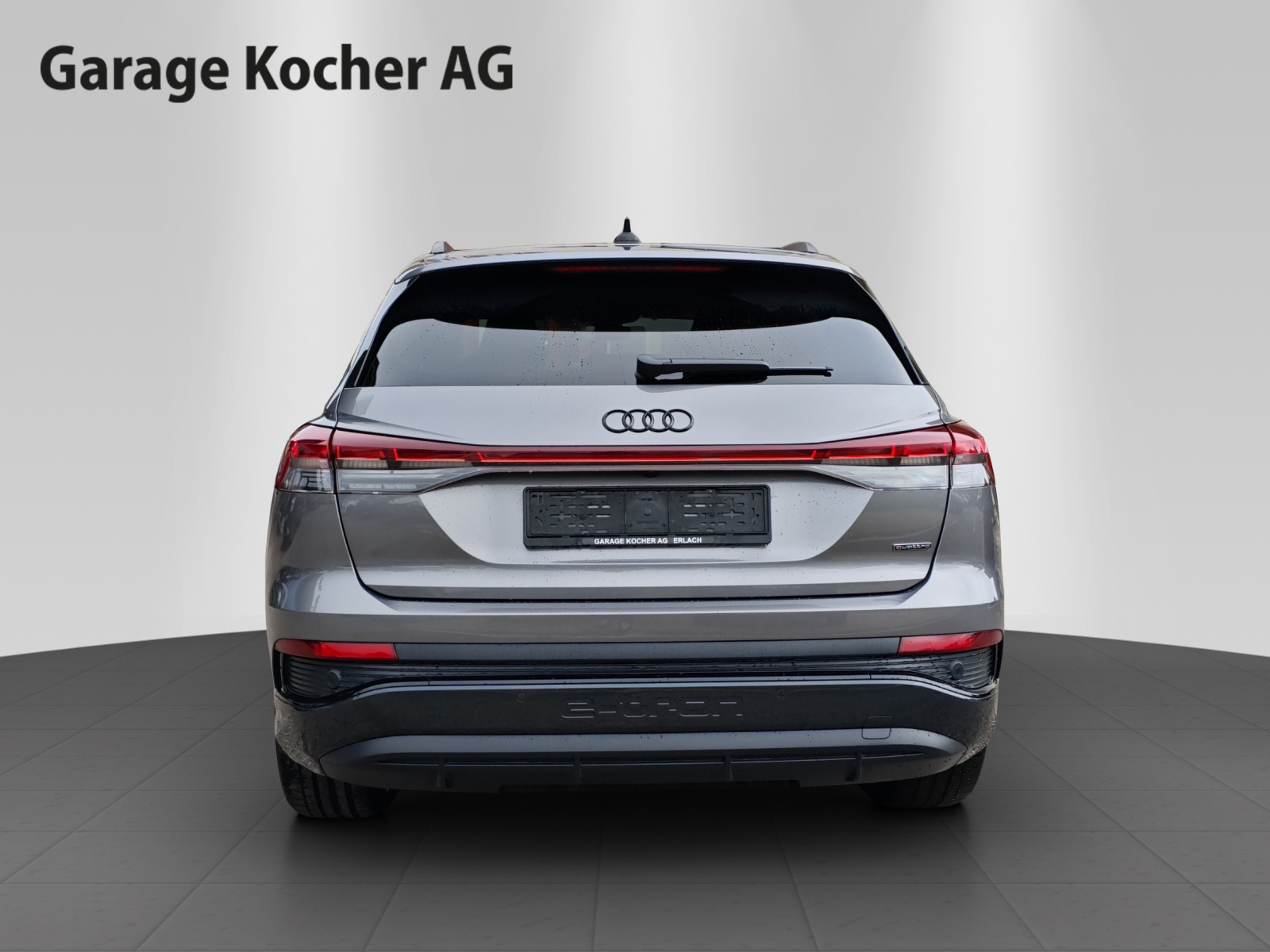 AUDI Q4 e-tron 50 quattro-showroom-element-3
