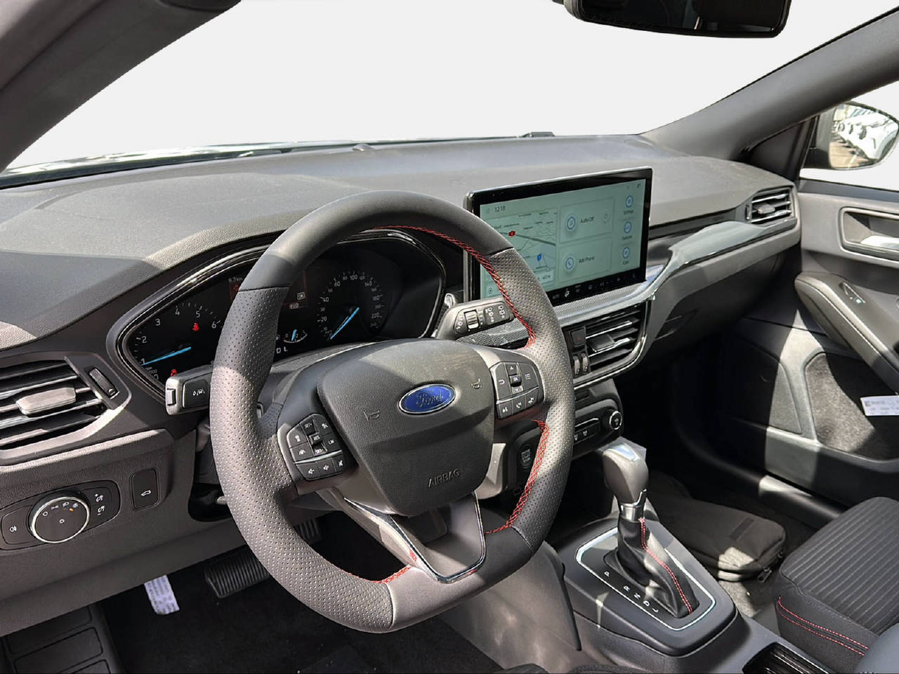 FORD Focus Station Wagon 1.0i EcoB Hybrid 155 ST-Line-image-9