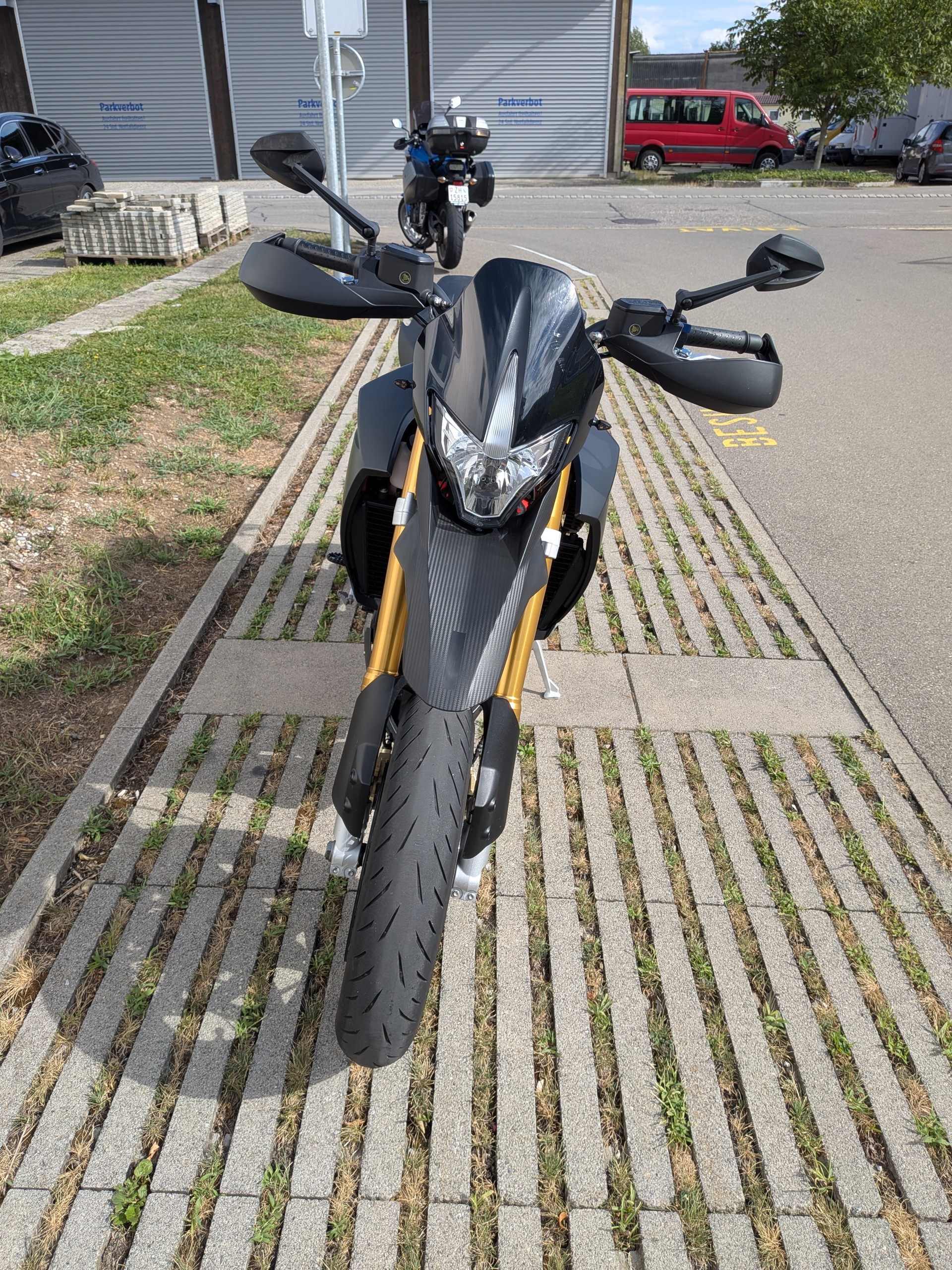 APRILIA Dorsoduro SMV 900 (2019)-image-2