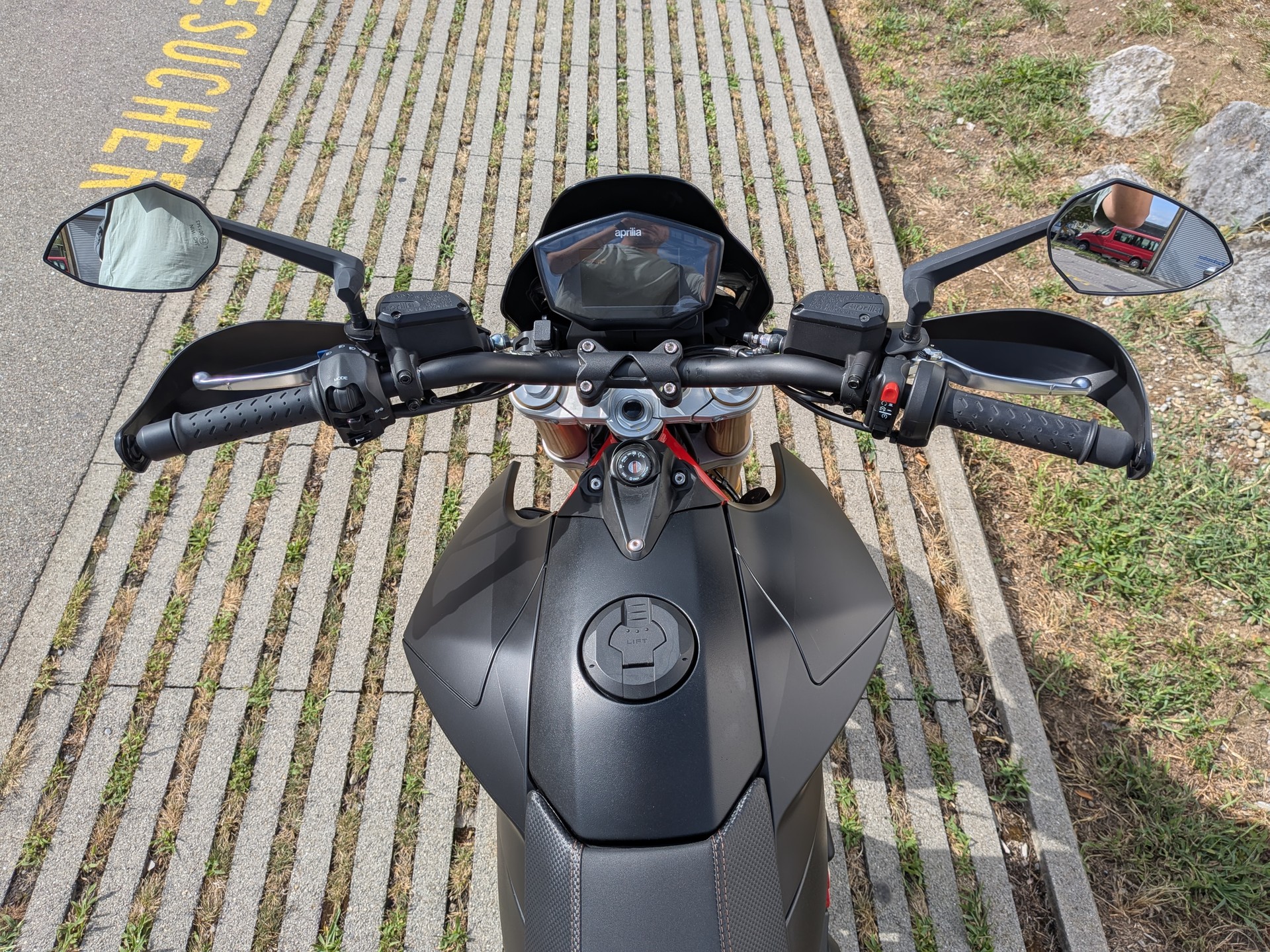 APRILIA Dorsoduro SMV 900 (2019)-image-3