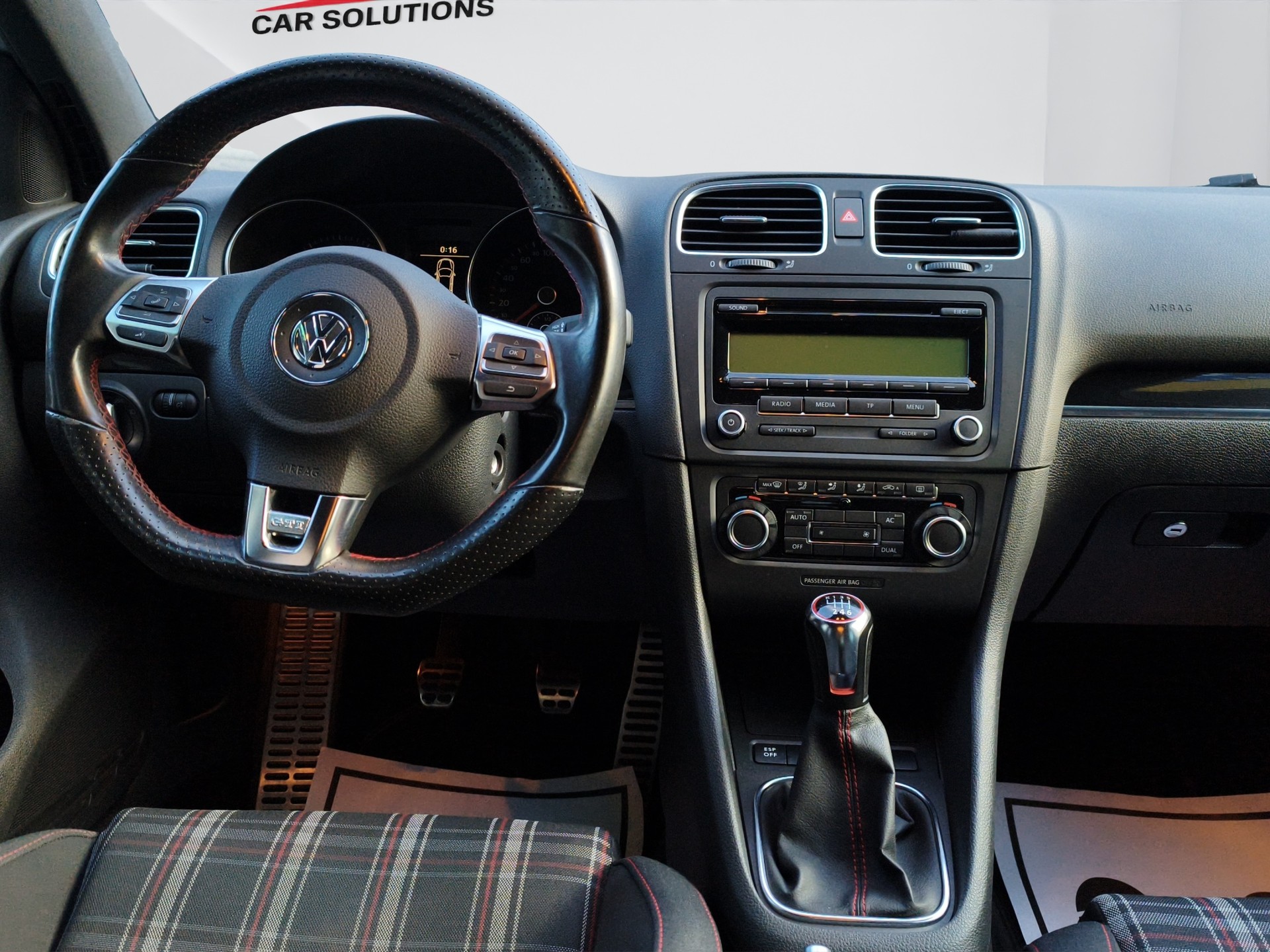VW Golf 2.0 TSI GTI-image-6