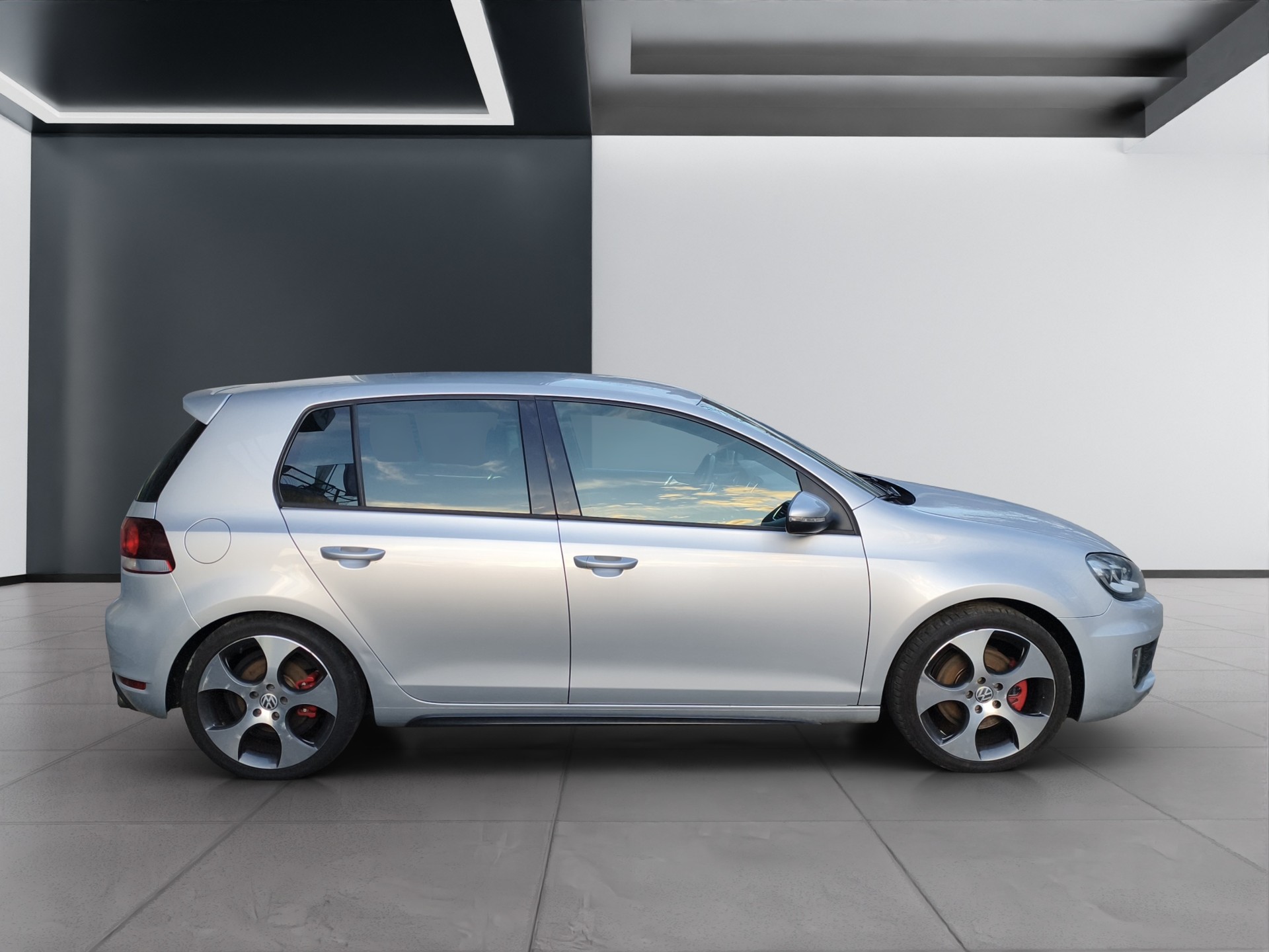 VW Golf 2.0 TSI GTI-showroom-element-1