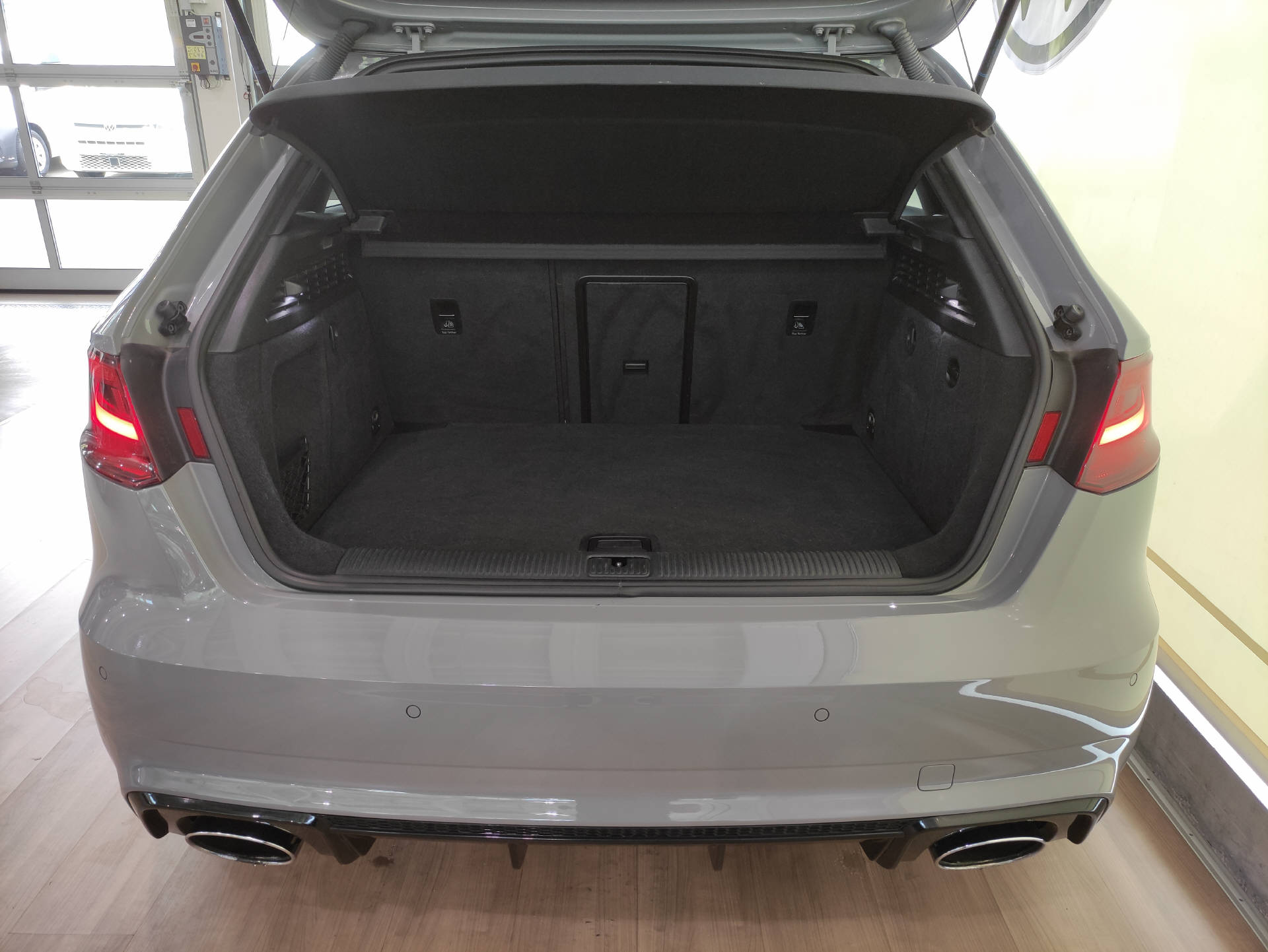 AUDI RS3 Sportback 2.5 TFSI quattro S-Tronic-image-13