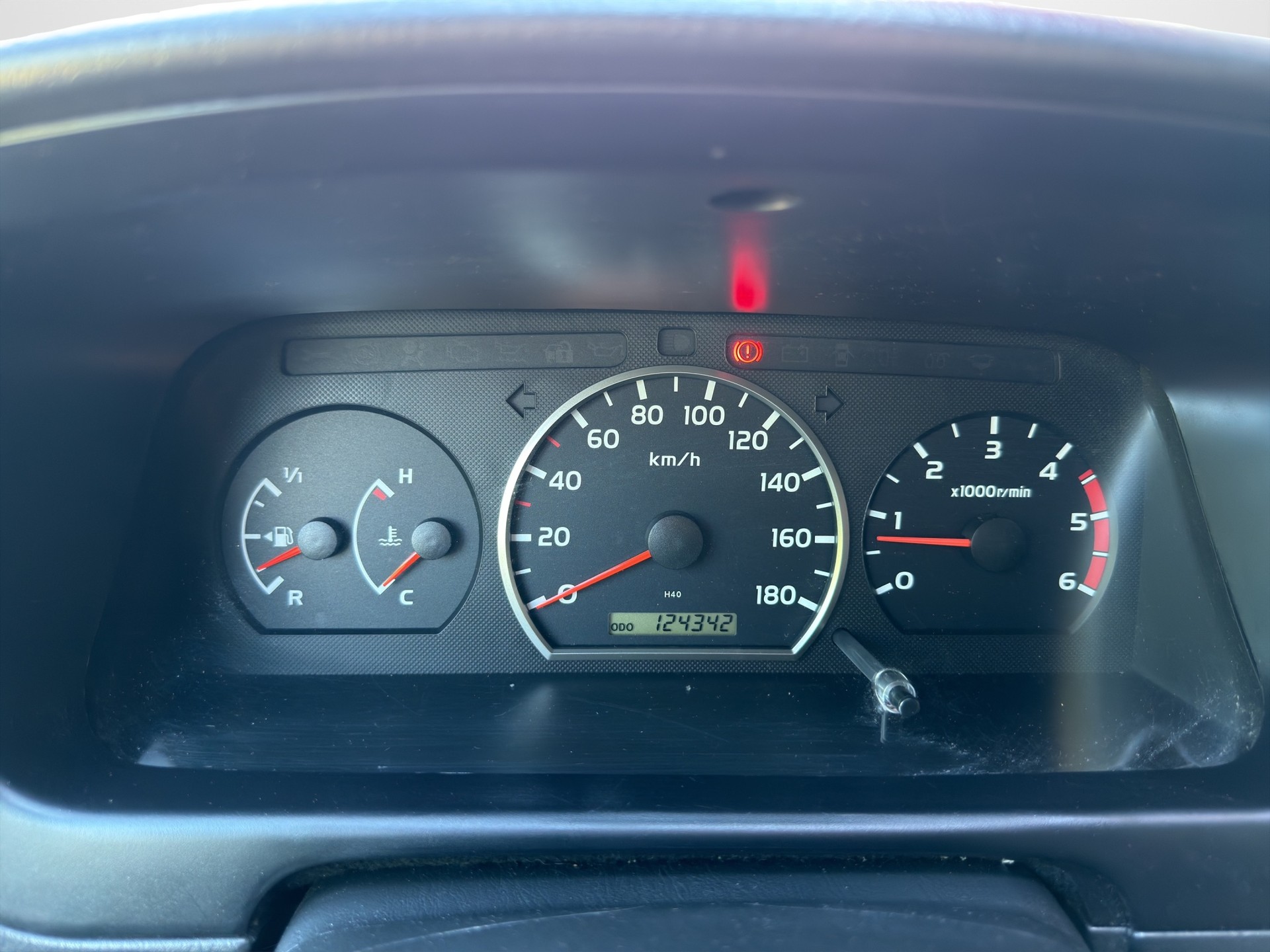 TOYOTA Hiace D-4D Van LWB-image-9