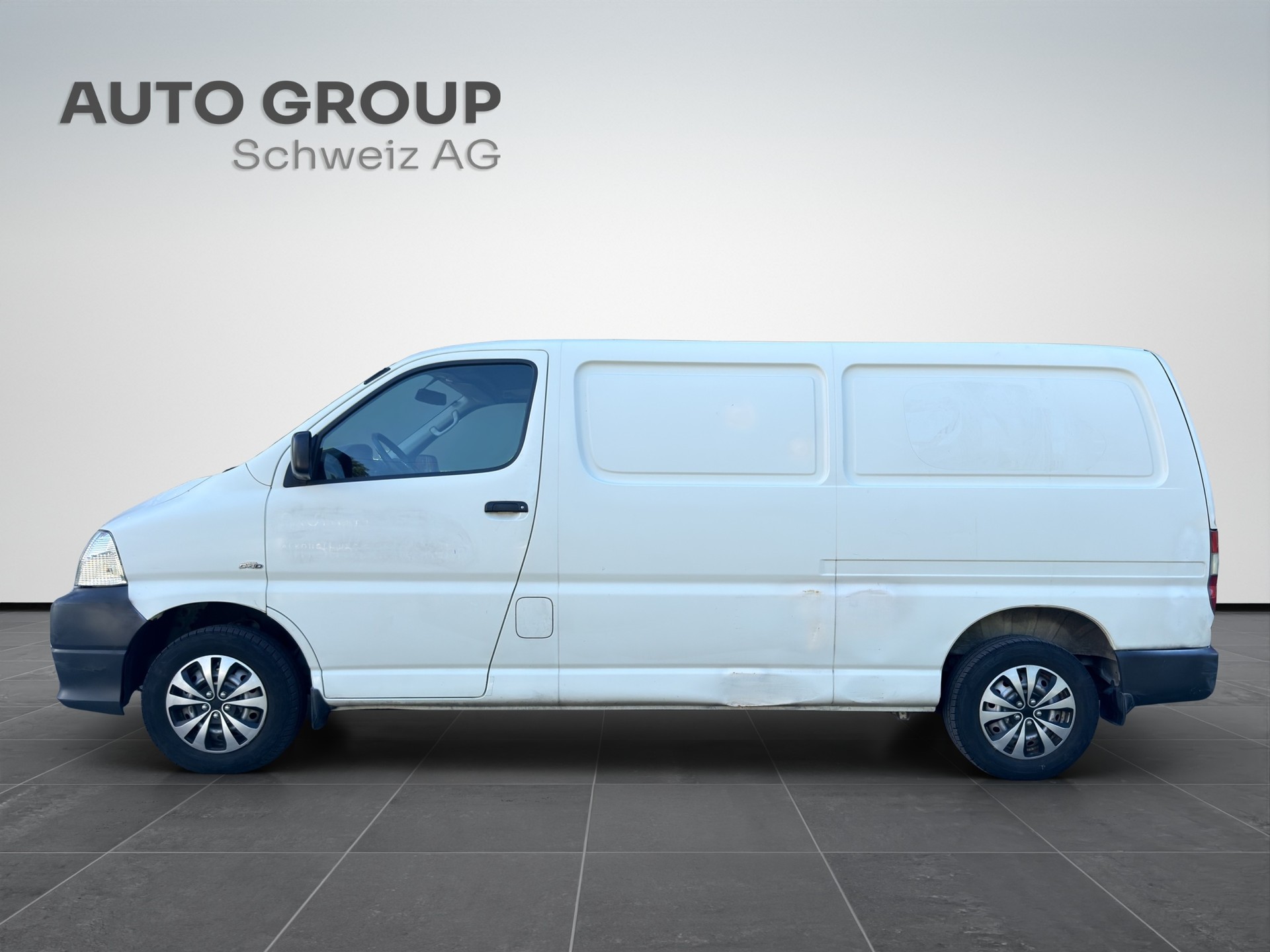 TOYOTA Hiace D-4D Van LWB-image-1