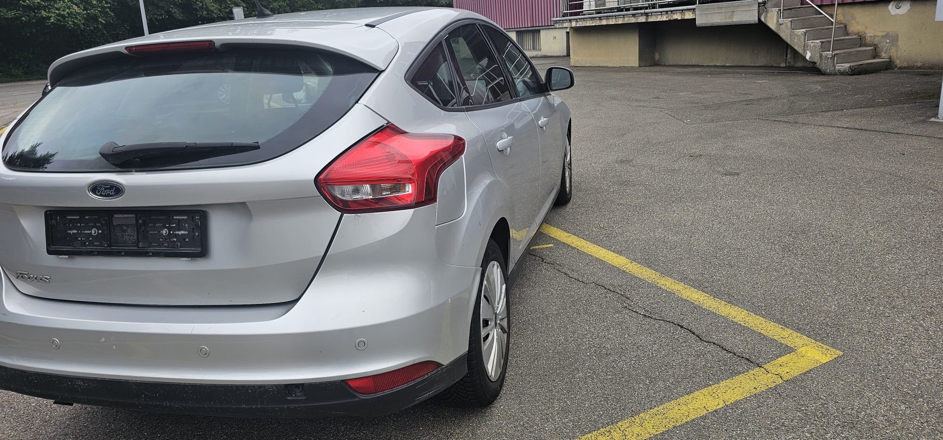 FORD Focus 1.5 TDCi Trend PowerShift-image-3