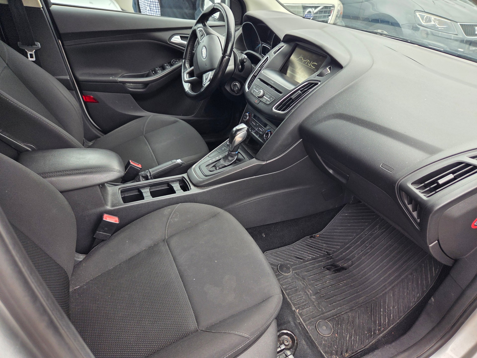 FORD Focus 1.5 TDCi Trend PowerShift-image-5