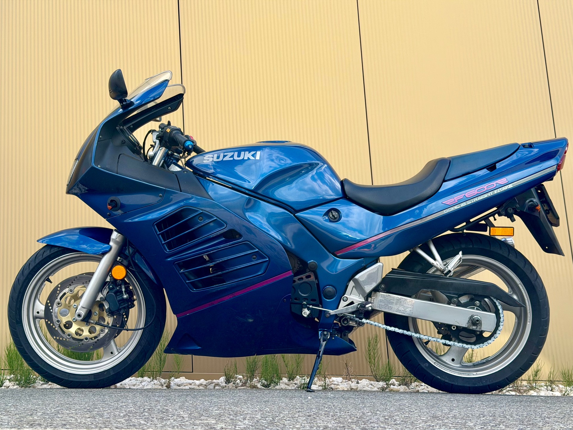 SUZUKI RF 600 R-image-10