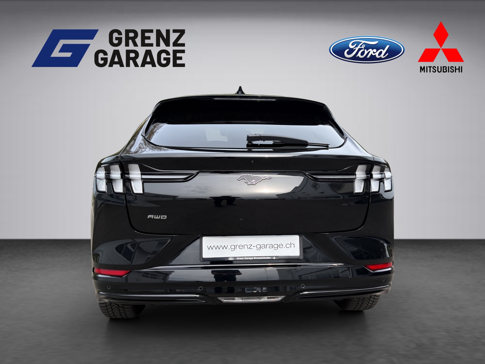 FORD Mustang Mach-E Premium AWD-showroom-element-3