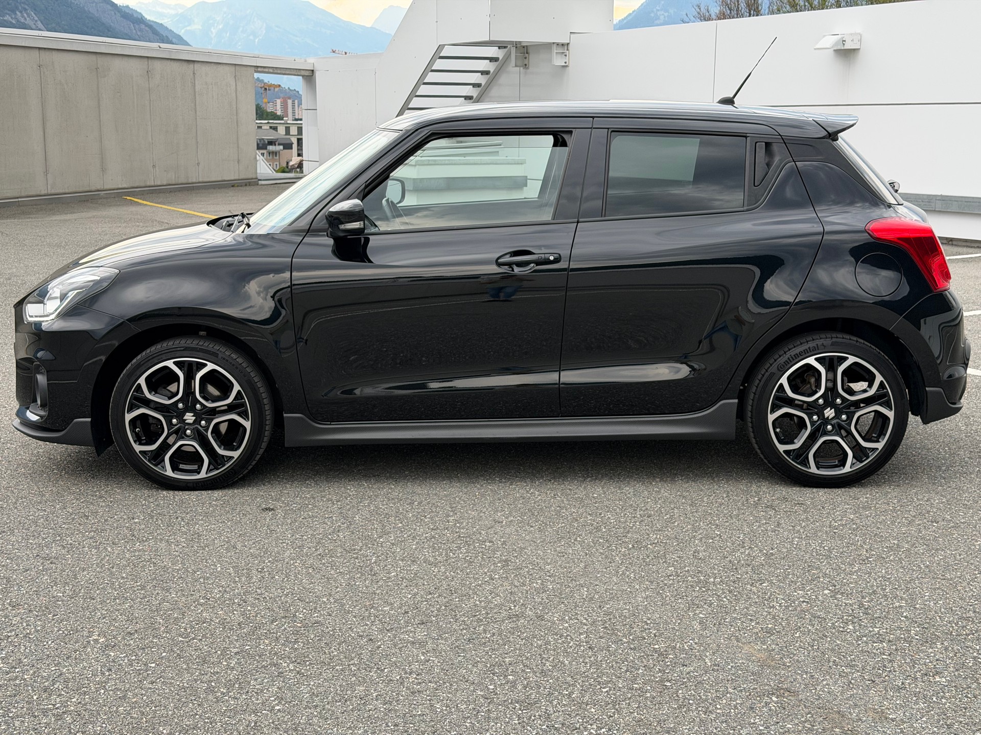 SUZUKI Swift Sport 1.4i 16V Compact Top Hybrid-showroom-element-2