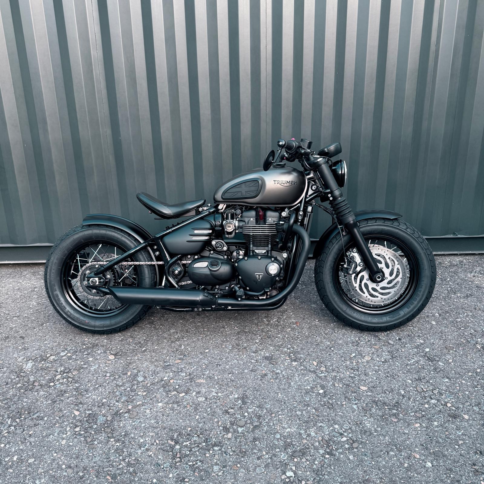 TRIUMPH Bonneville 1200 Bobber Black ABS-image-9