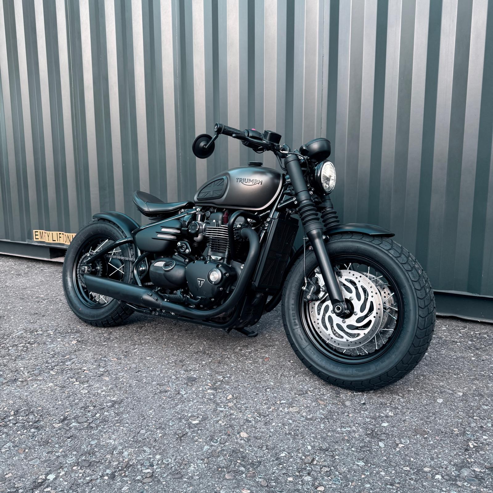 TRIUMPH Bonneville 1200 Bobber Black ABS-image-8
