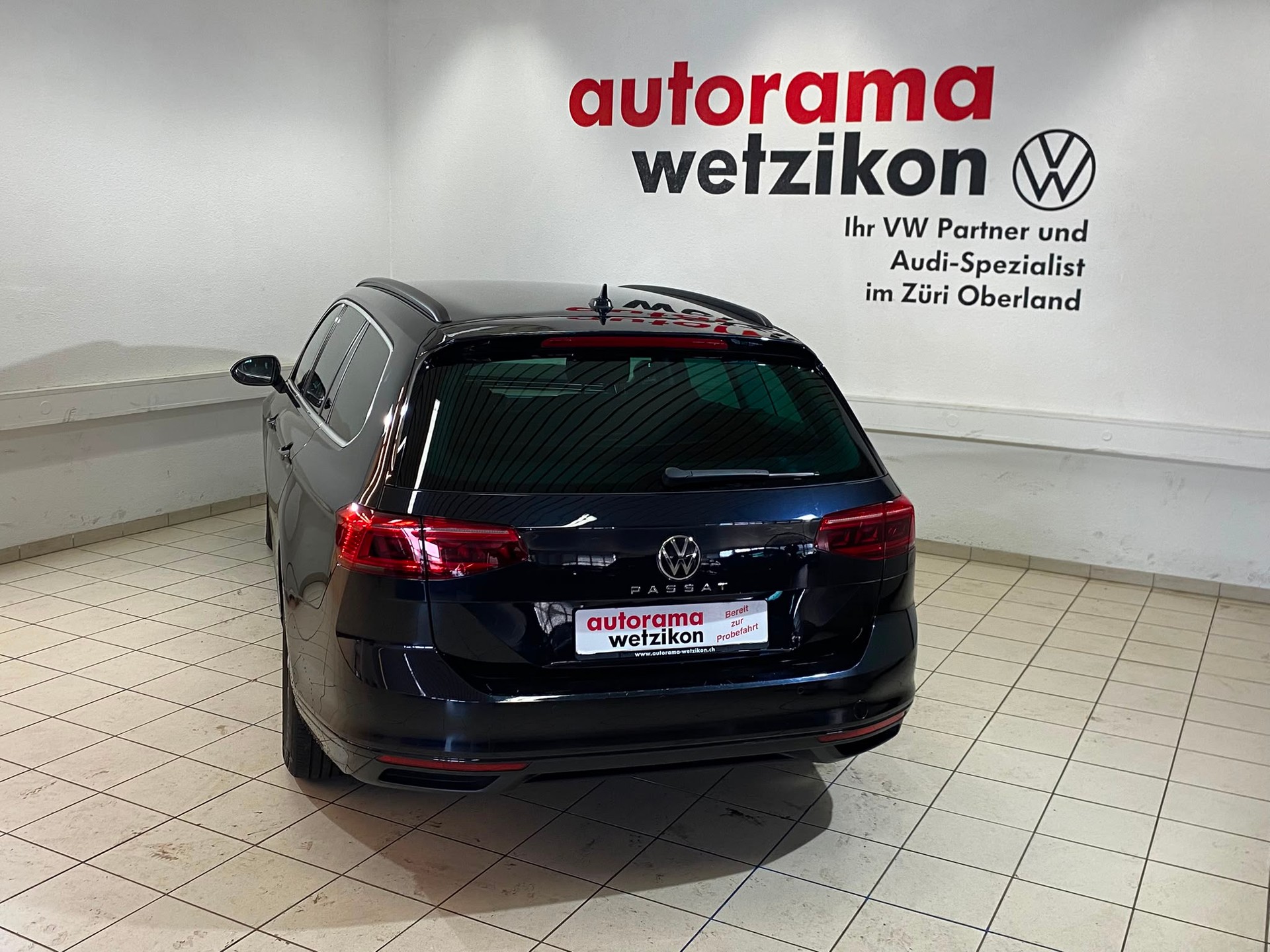 VW Passat 2.0 TDI BMT Business DSG-showroom-element-3