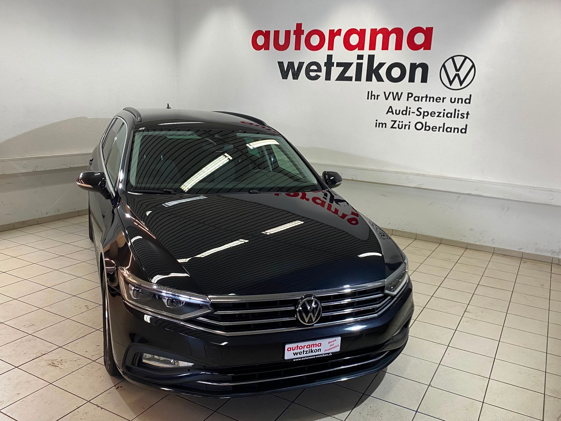 VW Passat 2.0 TDI BMT Business DSG-showroom-element-1