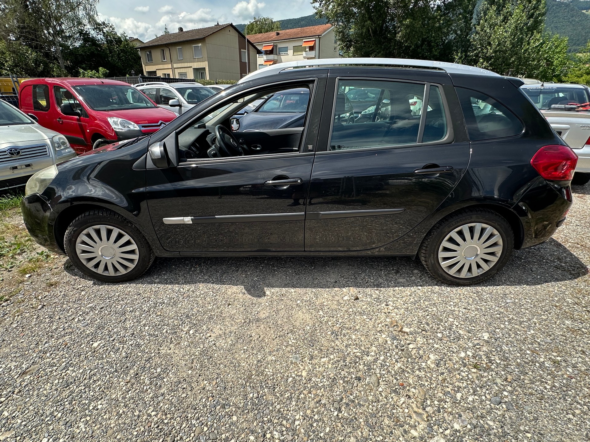 RENAULT Clio Grandtour 1.2 16V Turbo 20th Edition-image-5