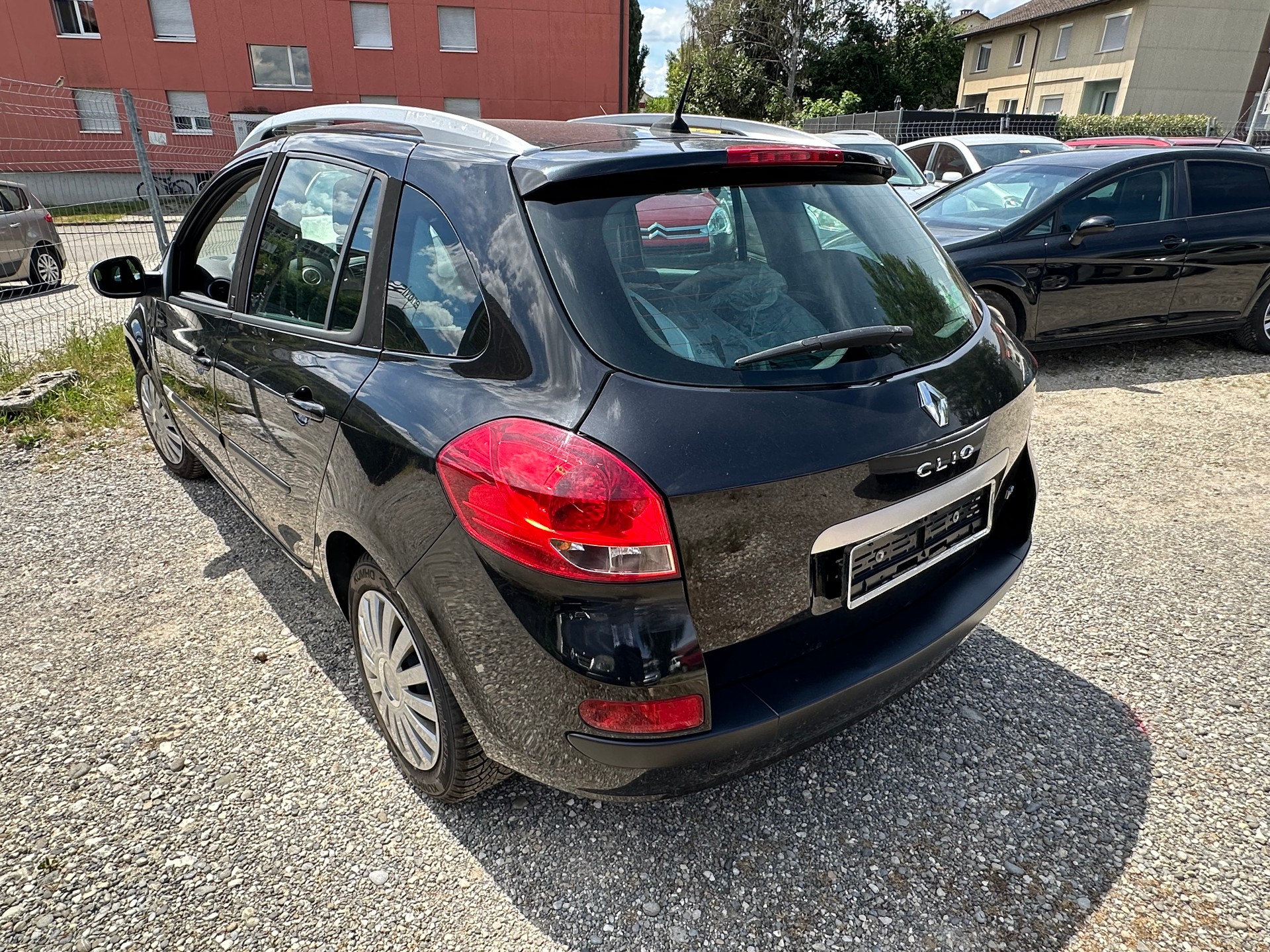 RENAULT Clio Grandtour 1.2 16V Turbo 20th Edition-image-4