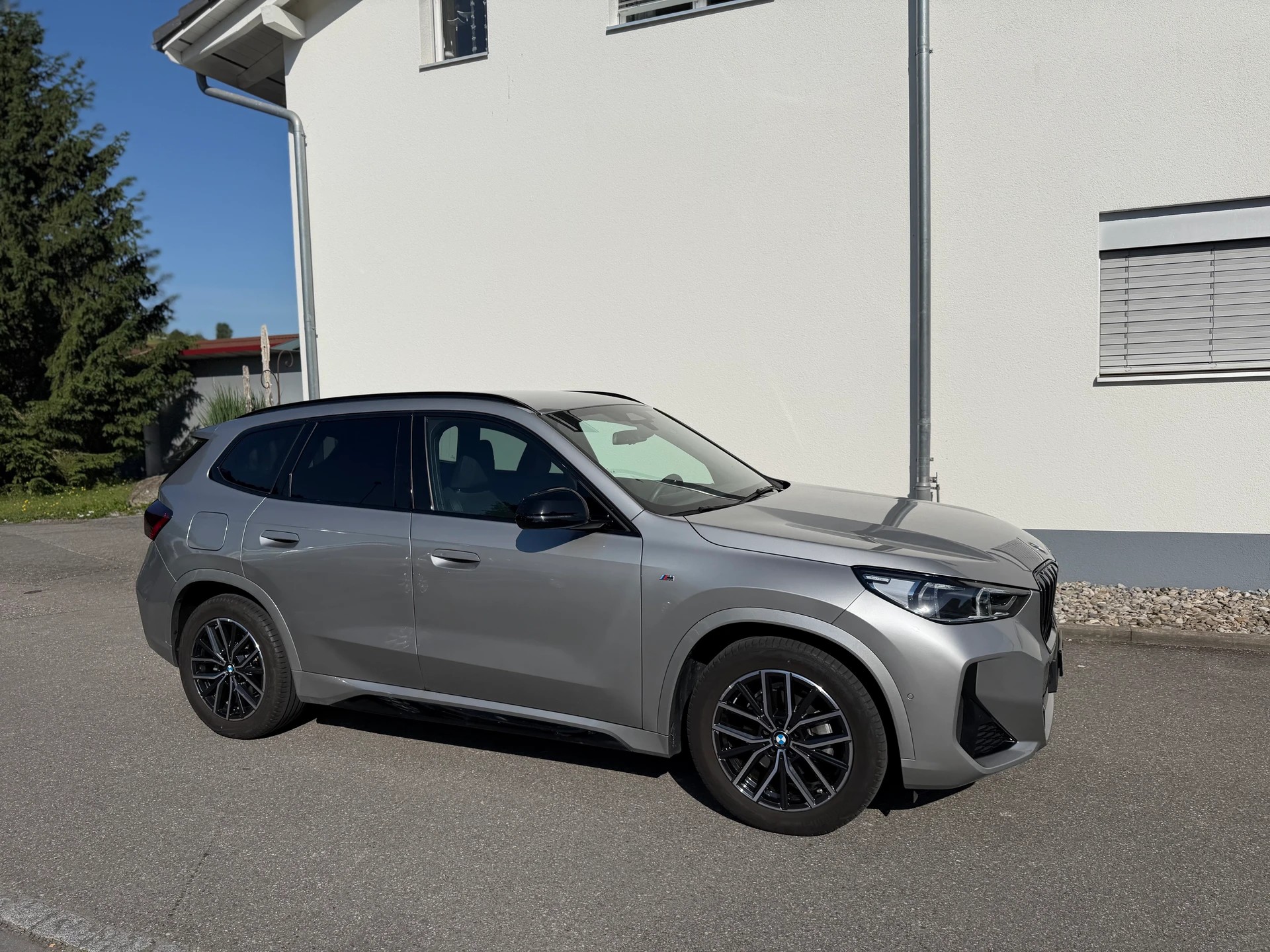 BMW X1 xDrive 20d 48V M Sport-showroom-element-3