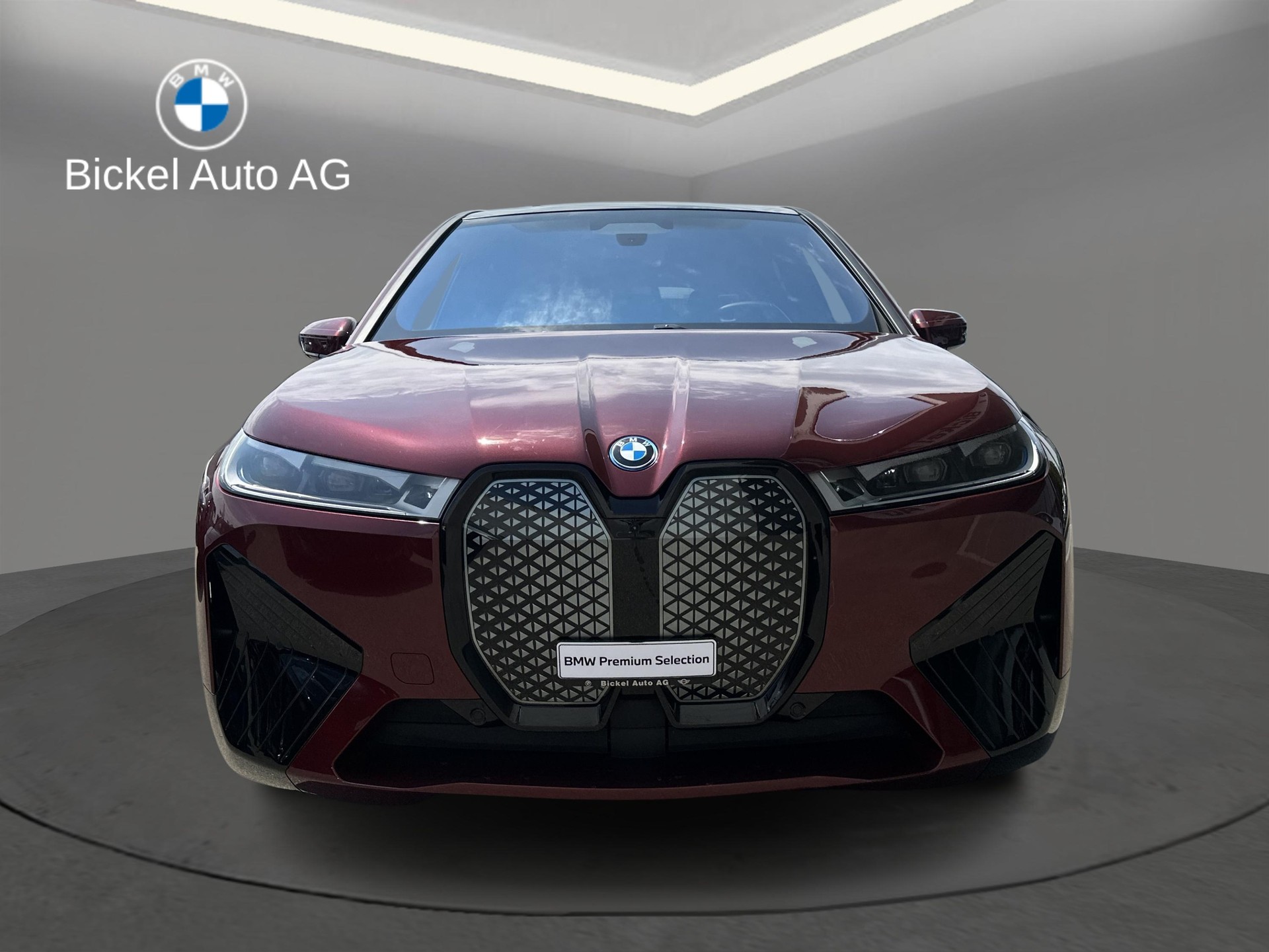 BMW iX M60-showroom-element-1